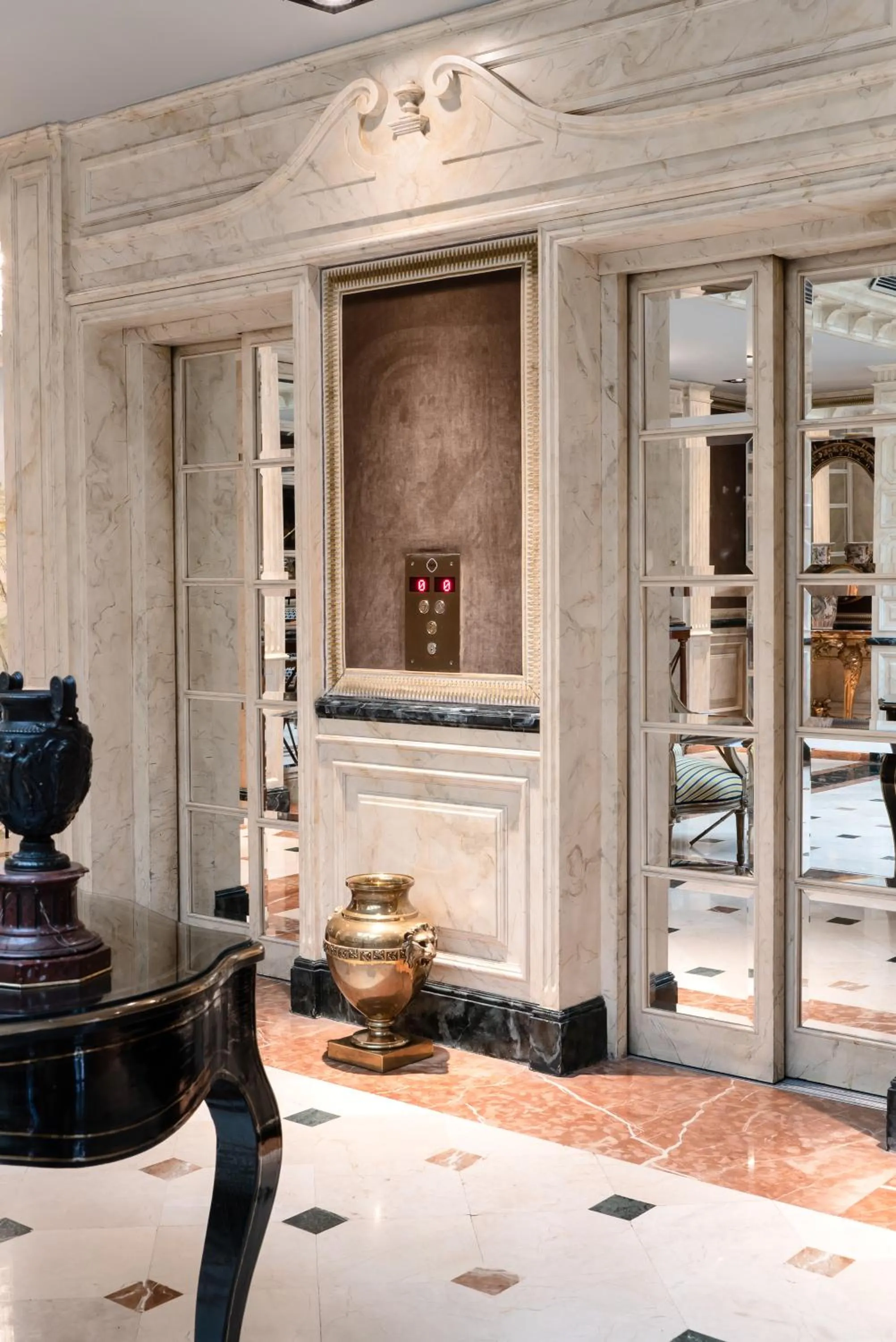 Lobby or reception in Relais & Châteaux Hotel Orfila