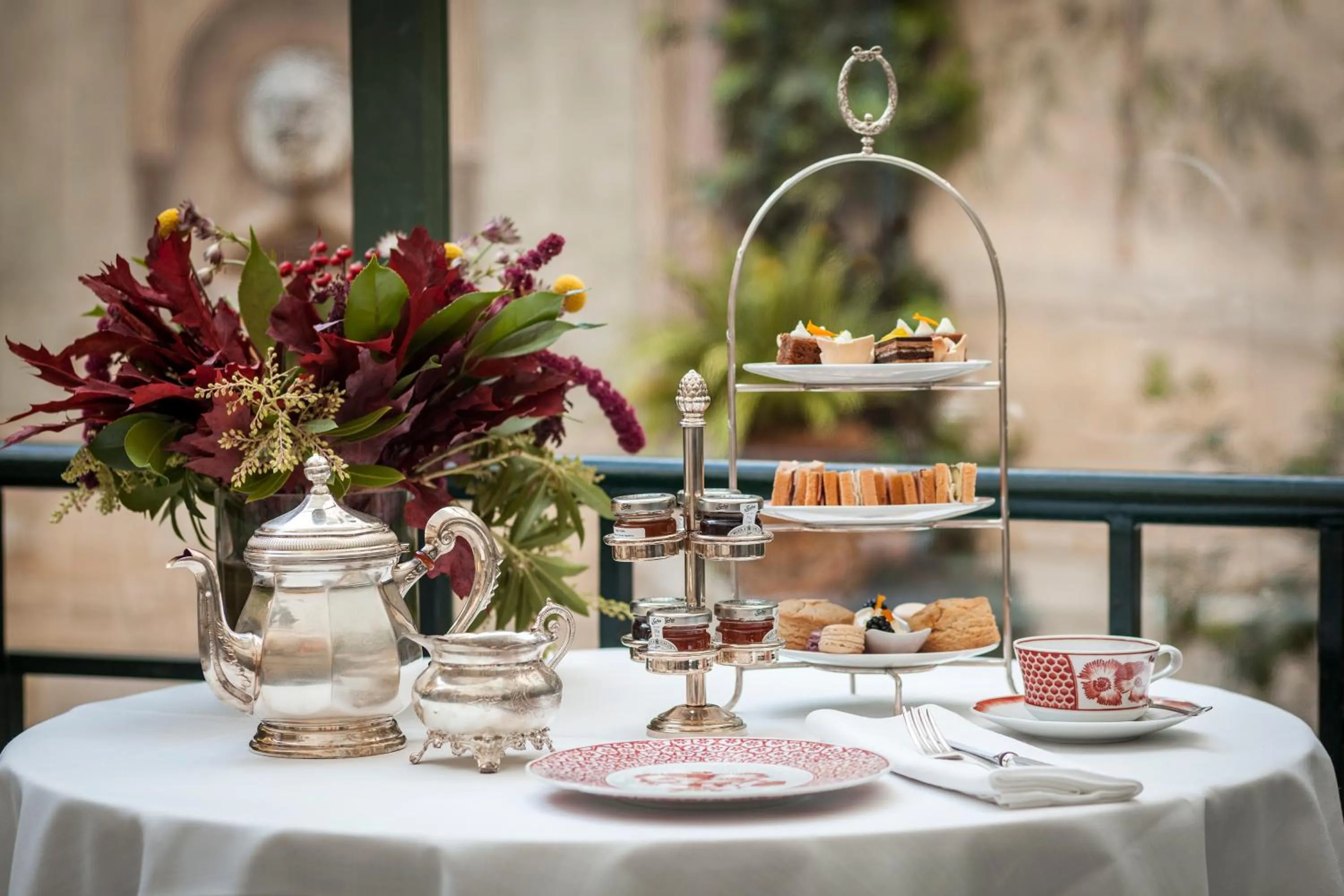Coffee/tea facilities in Relais & Châteaux Hotel Orfila