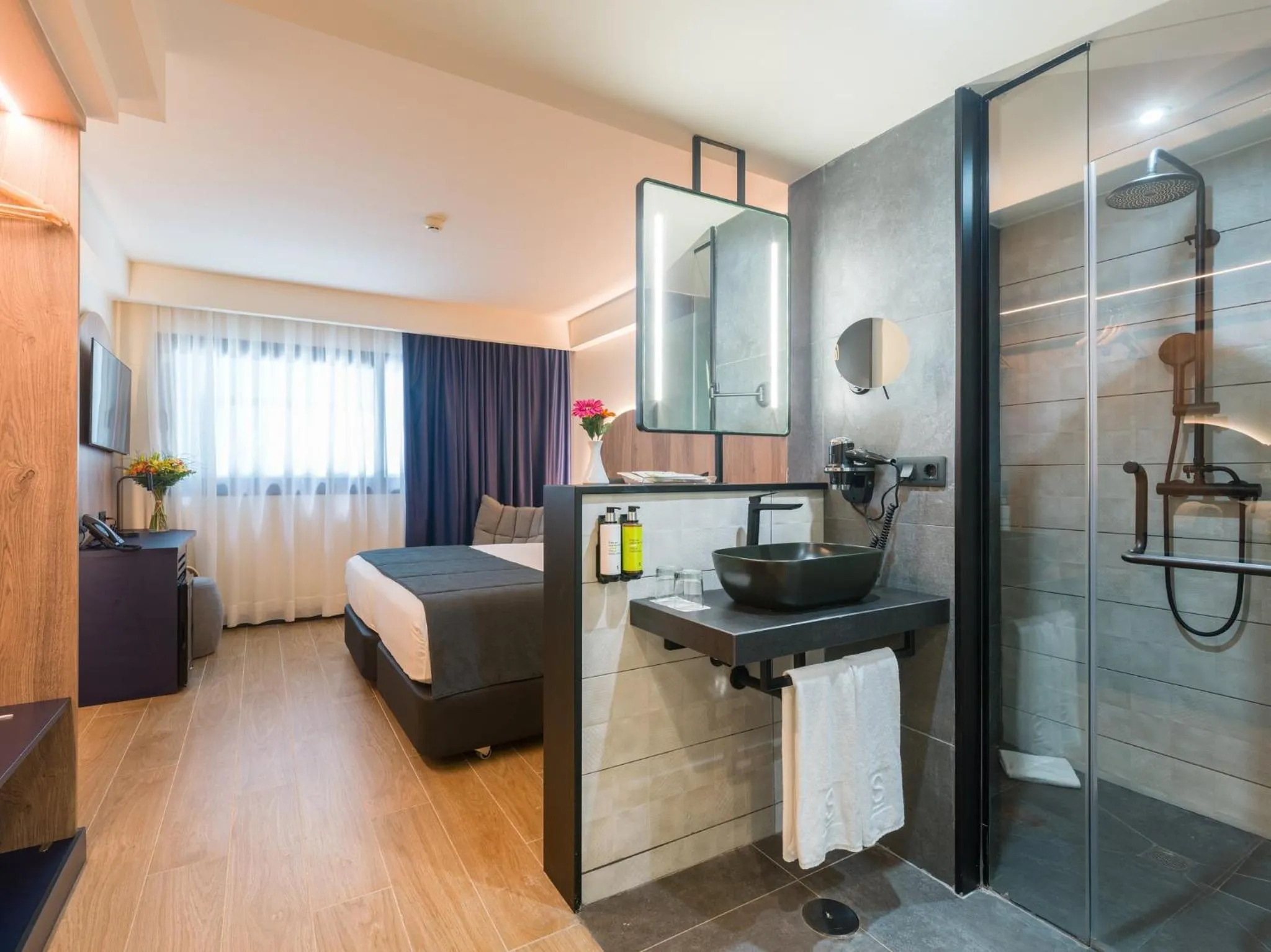 Photo of the whole room, Bed in Sercotel Playa Canteras