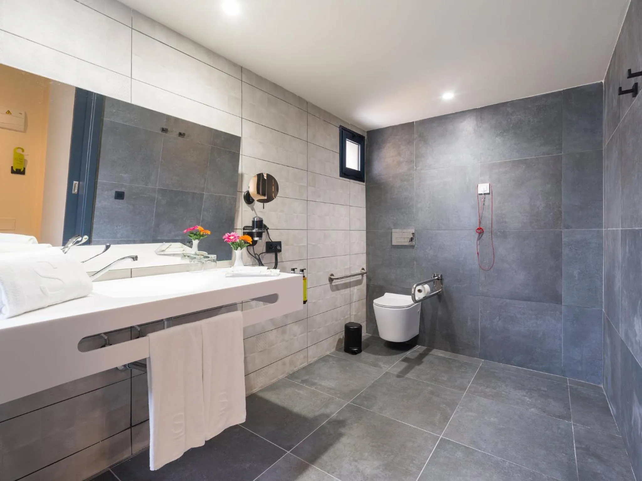 Bathroom in Sercotel Playa Canteras