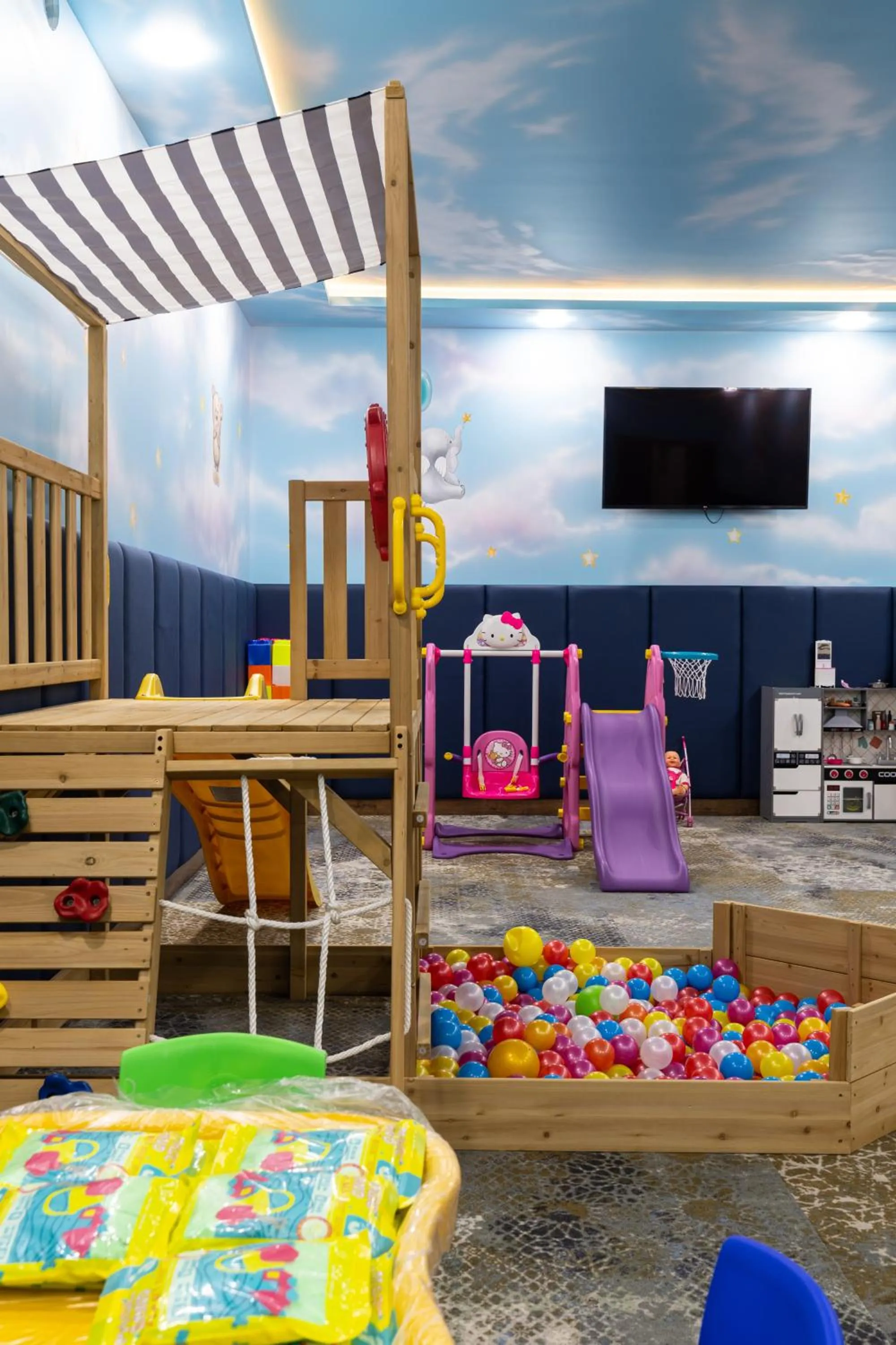 Kids's club in Shamsan Airport Hotel