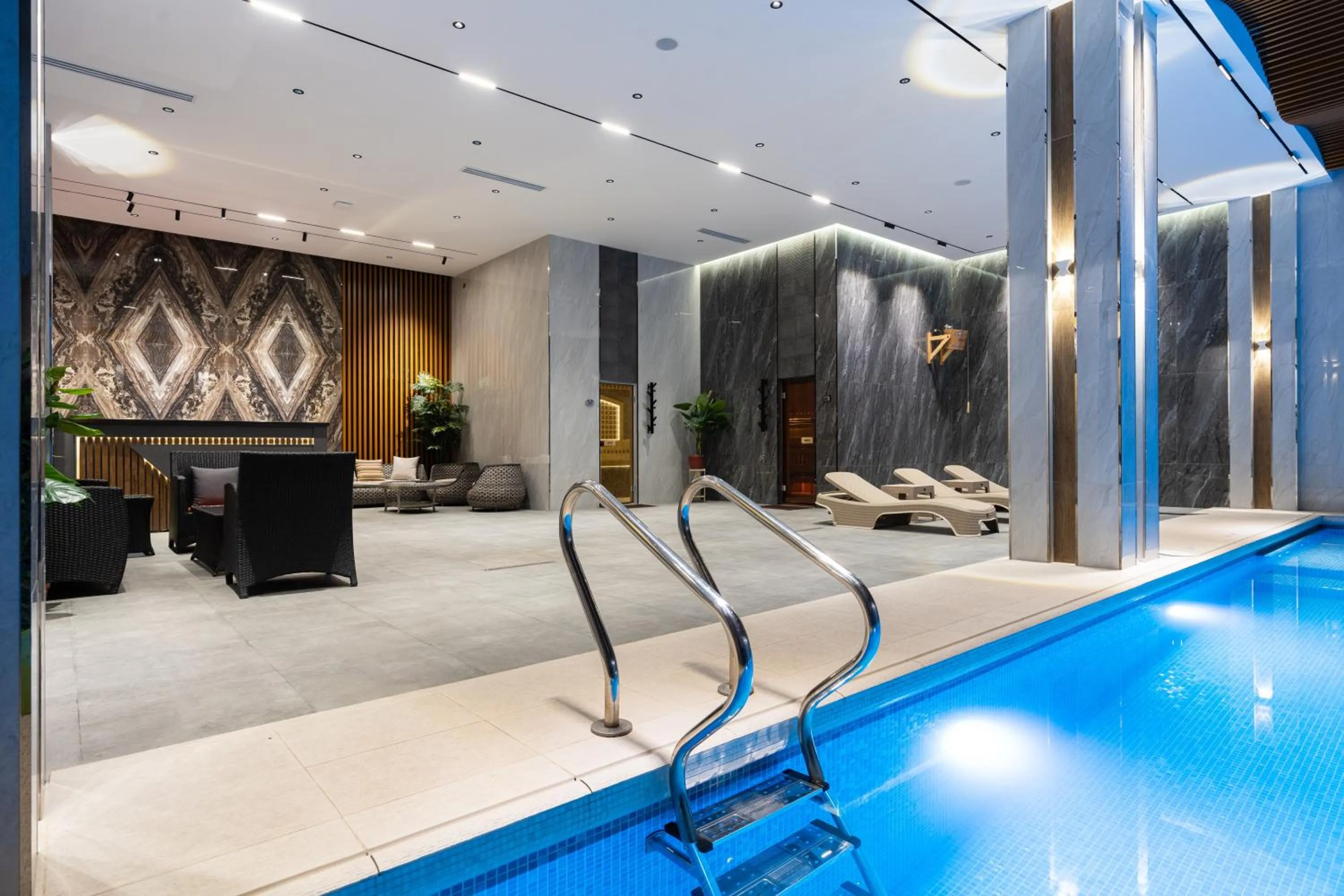 Pool view in Shamsan Airport Hotel