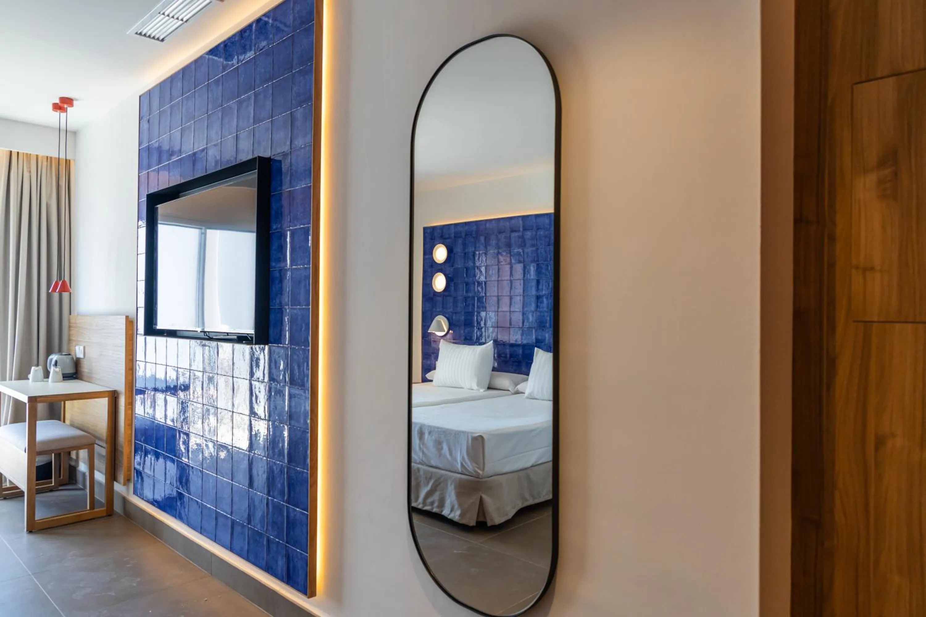 TV and multimedia in Perla Marina