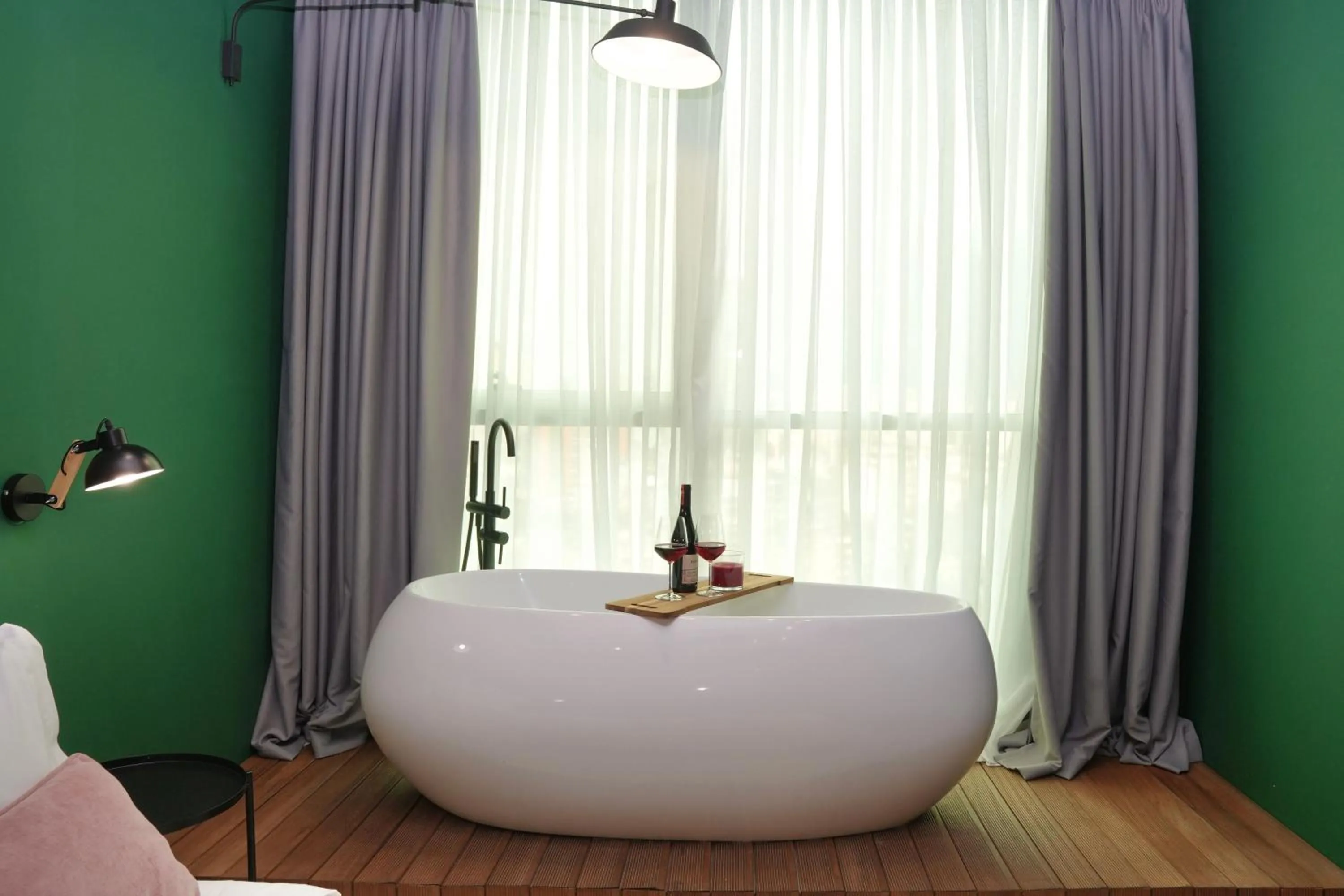 City view, Bed in Ambassador Skyline Apartments