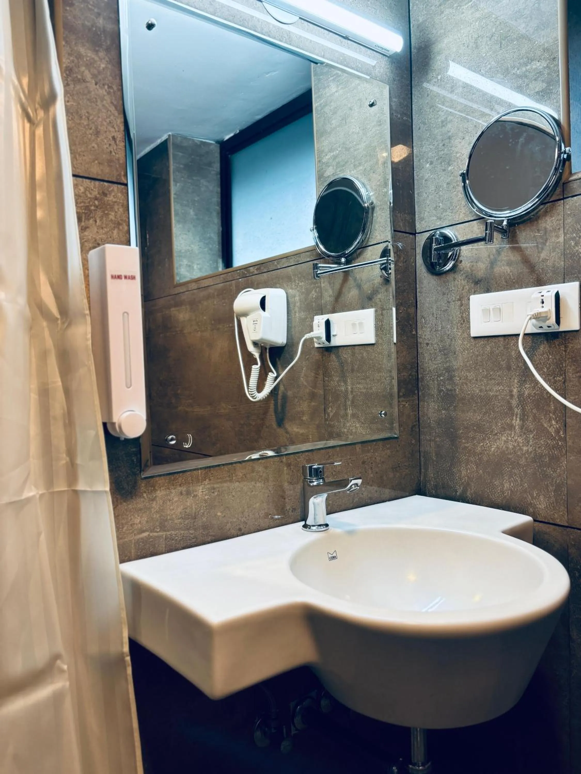 Bathroom in Hotel Seven Hills