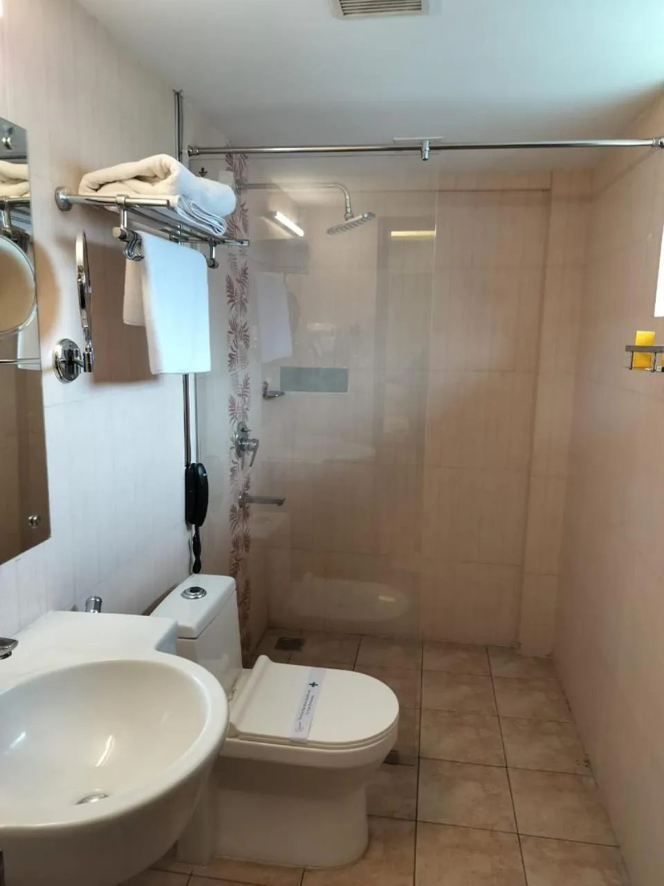 Bathroom in Hotel Seven Hills