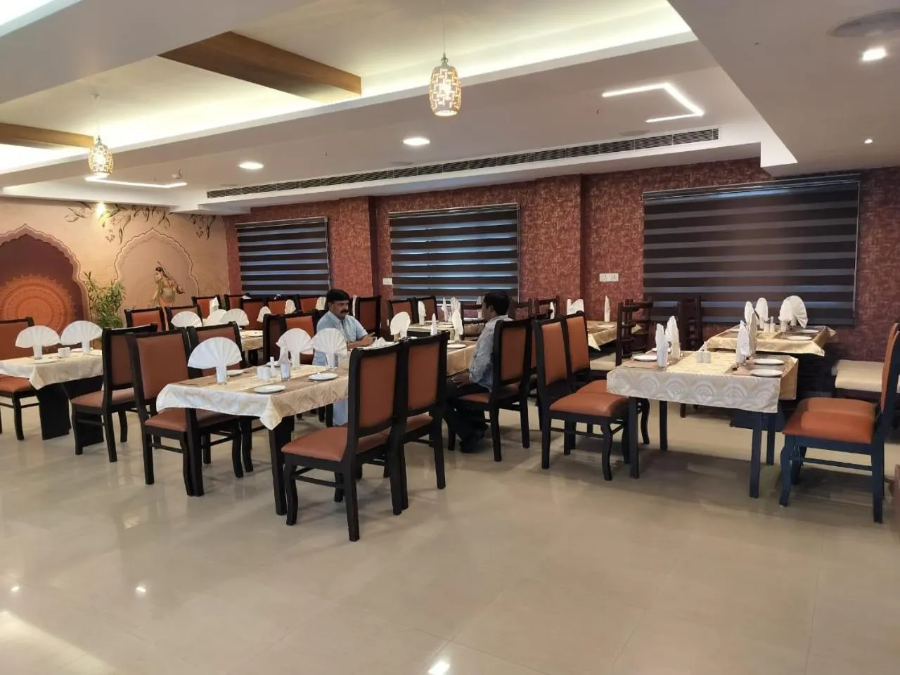 Restaurant/places to eat in Hotel Seven Hills