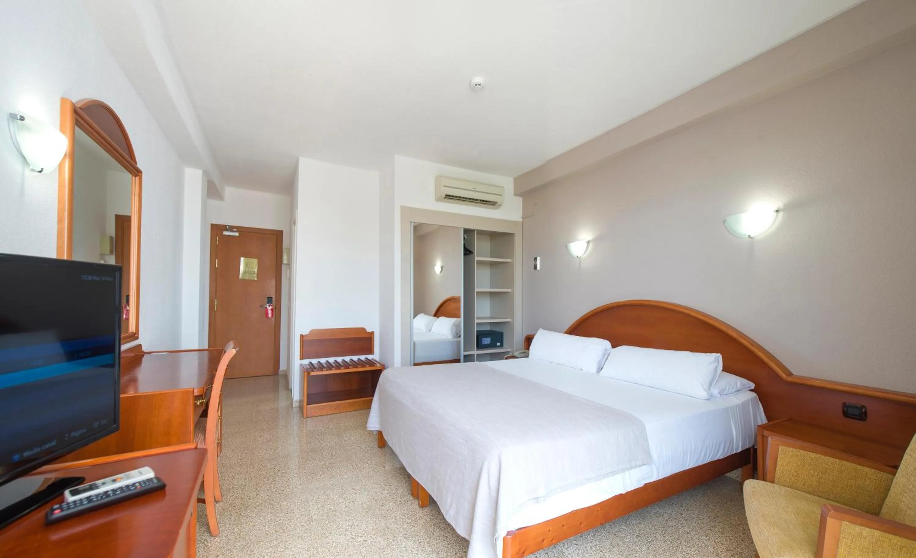 Property building, Bed in Hotel Marfil