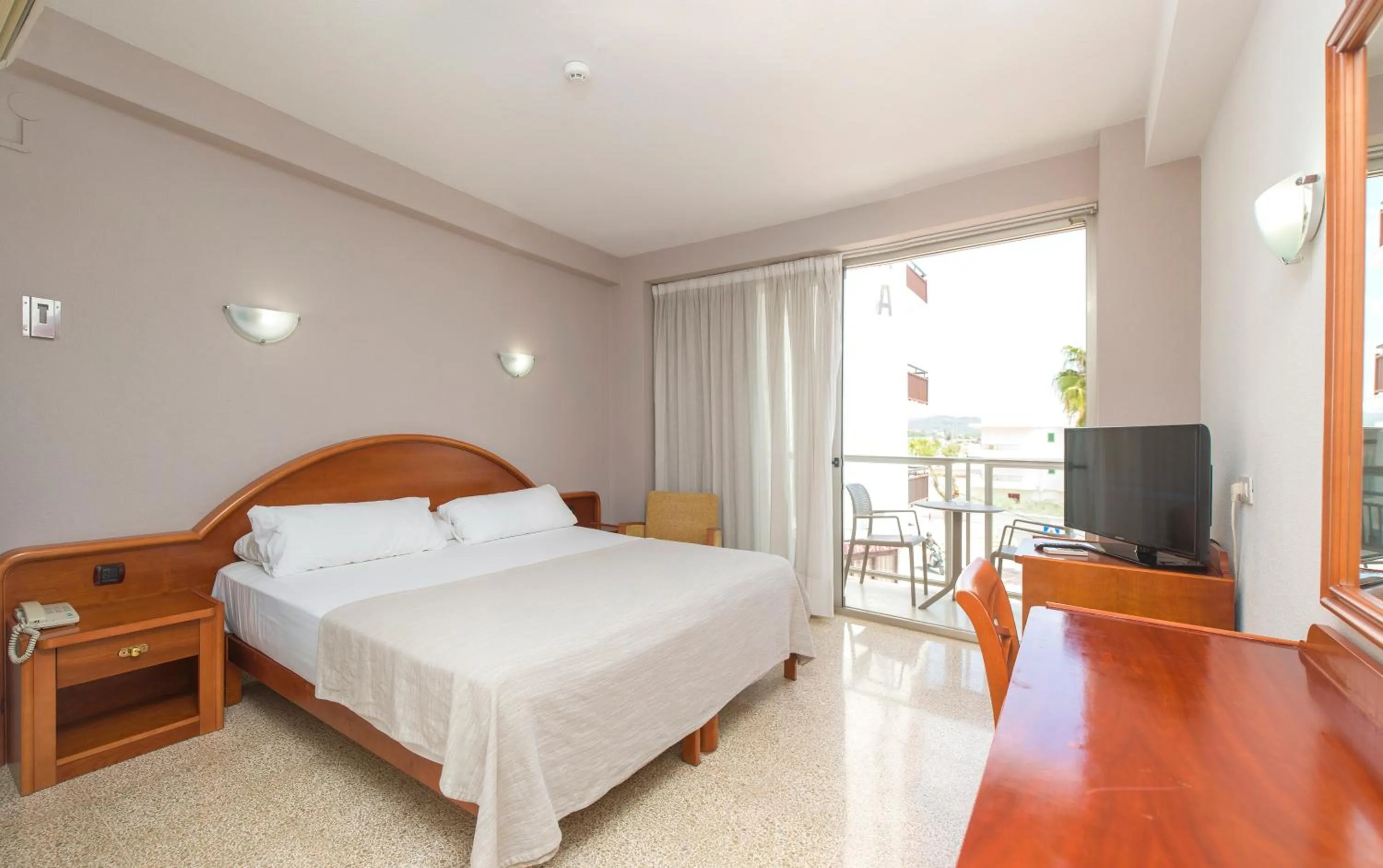 Property building, Bed in Hotel Marfil