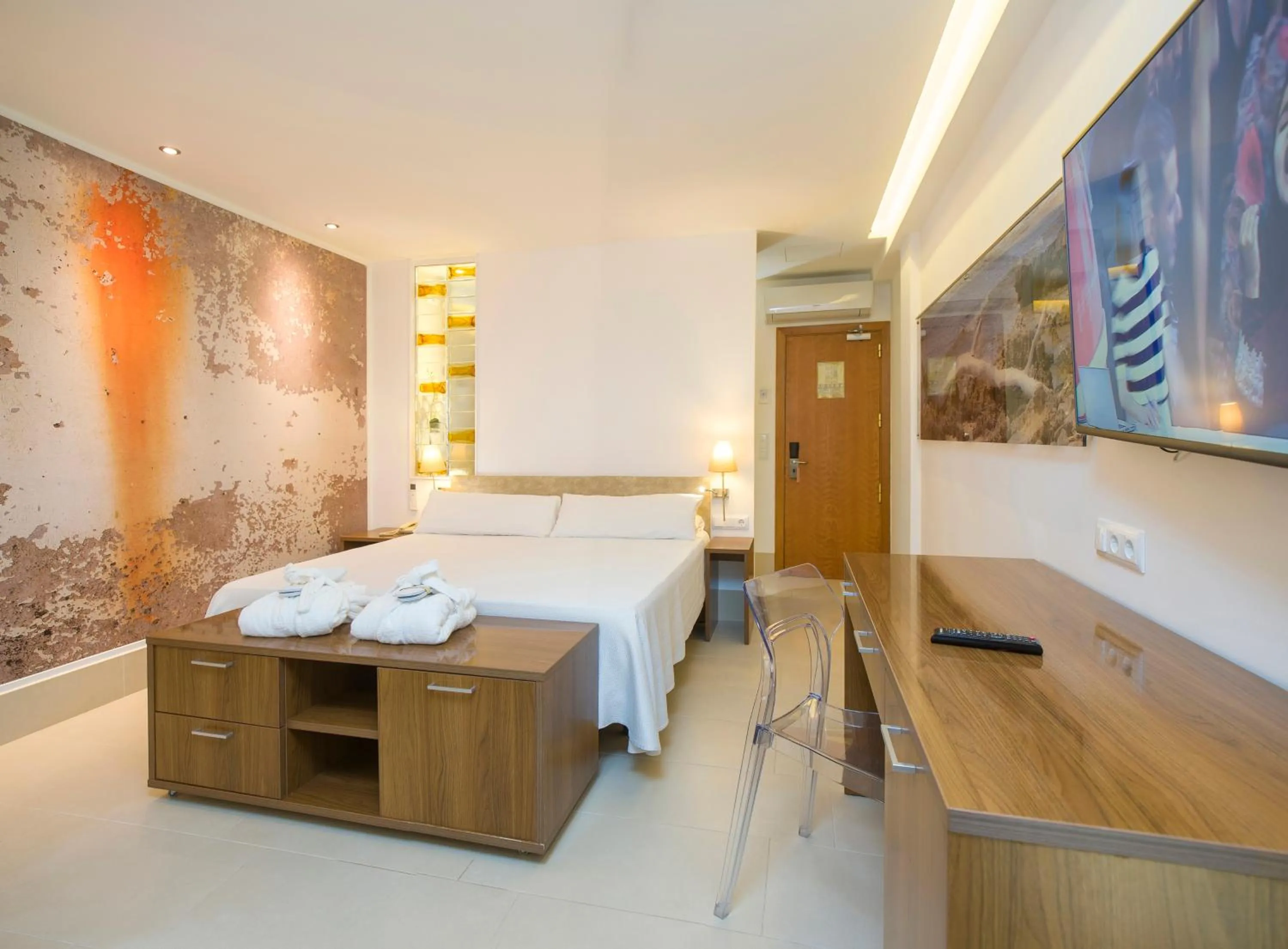 Photo of the whole room, Bed in Hotel Marfil