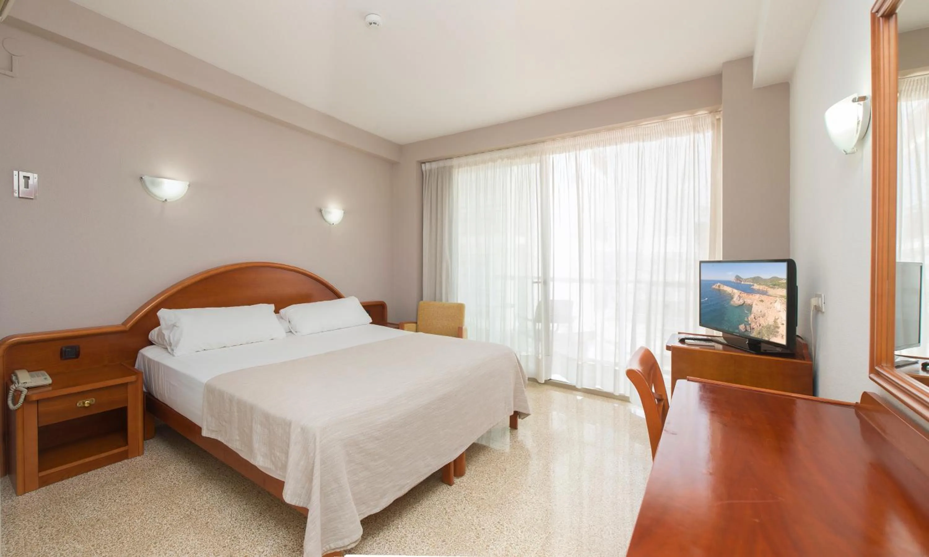 Photo of the whole room, Bed in Hotel Marfil