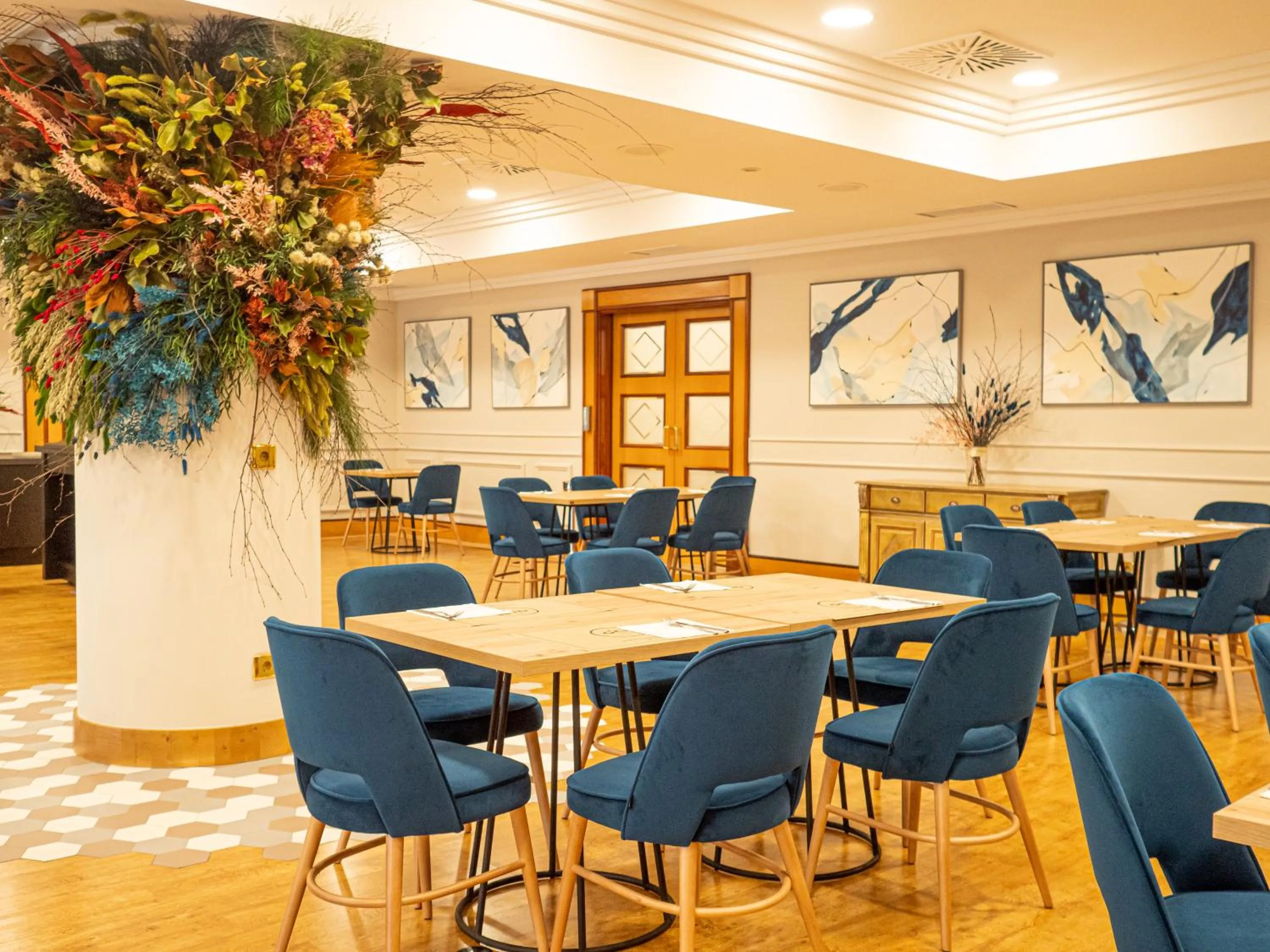 Restaurant/places to eat in Oca Puerta del Camino Hotel