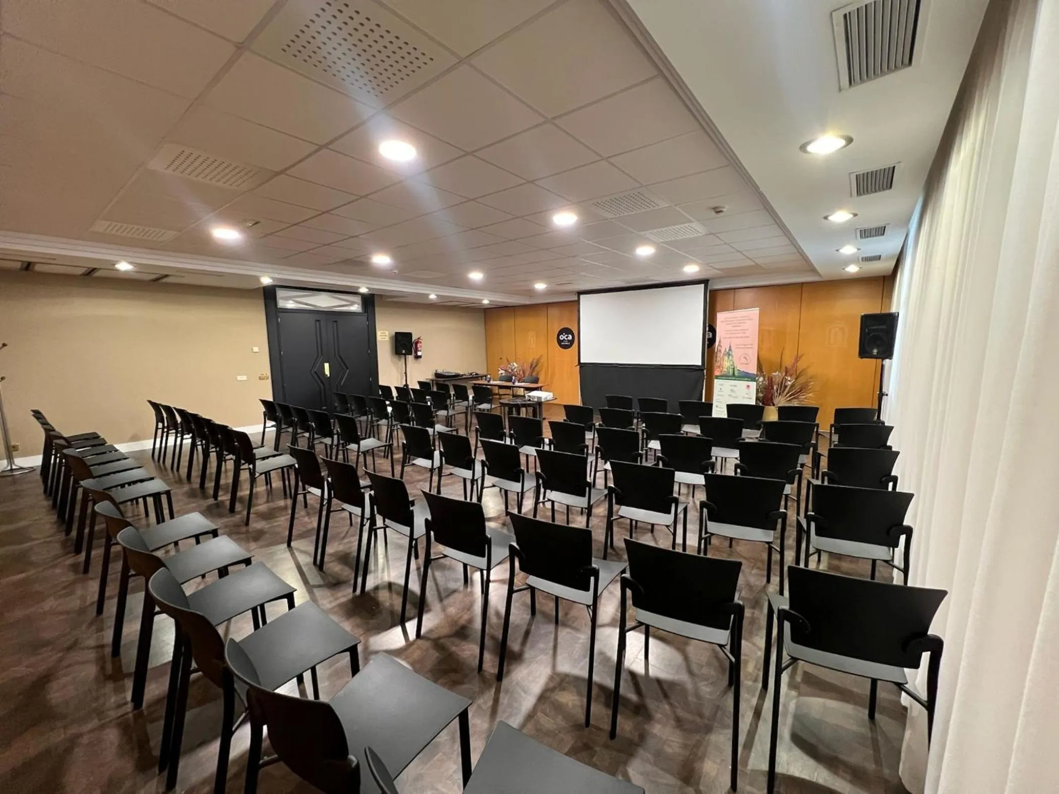 Meeting/conference room in Oca Puerta del Camino Hotel