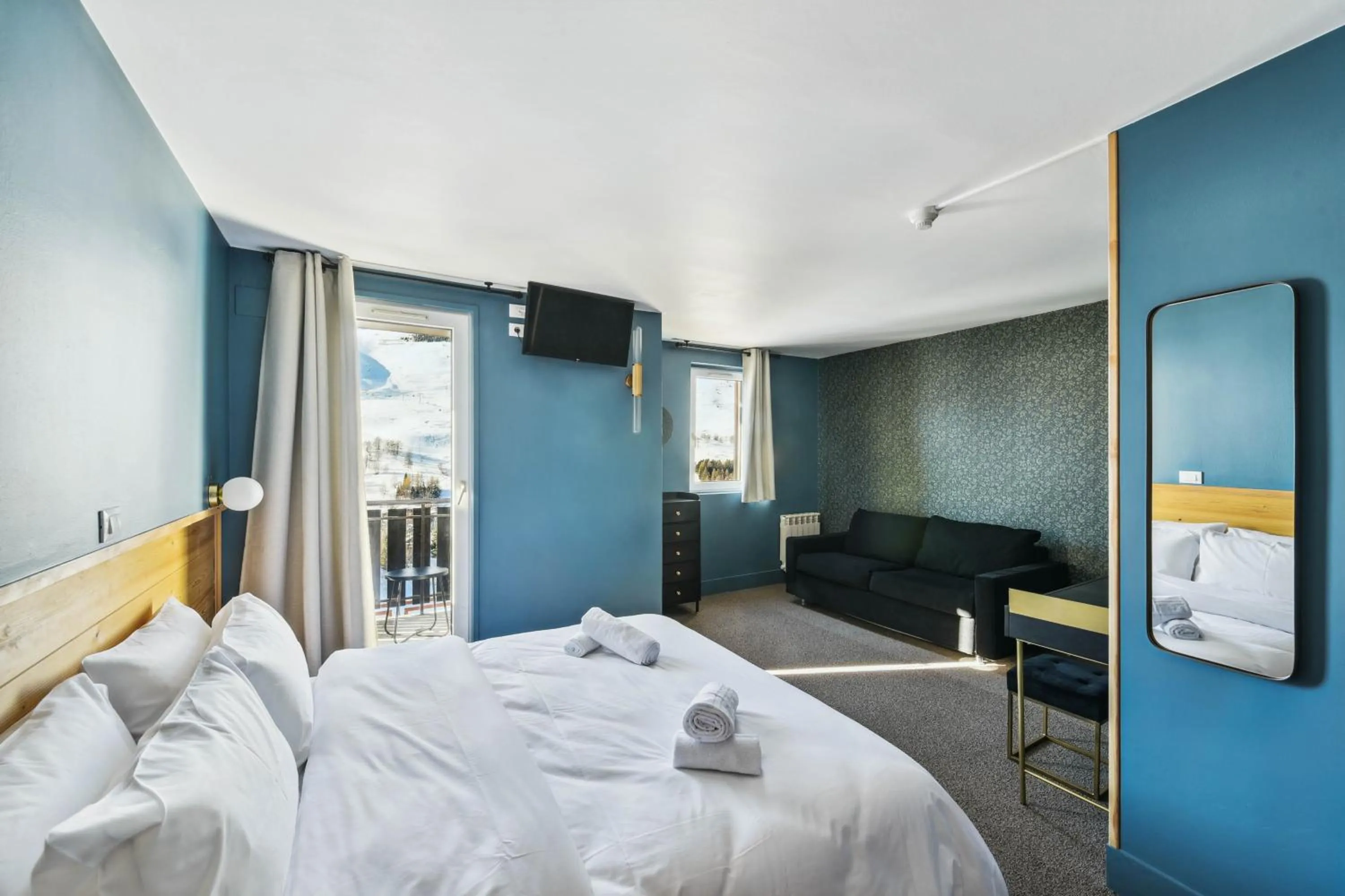 Photo of the whole room, Bed in Hotel Turan & Spa