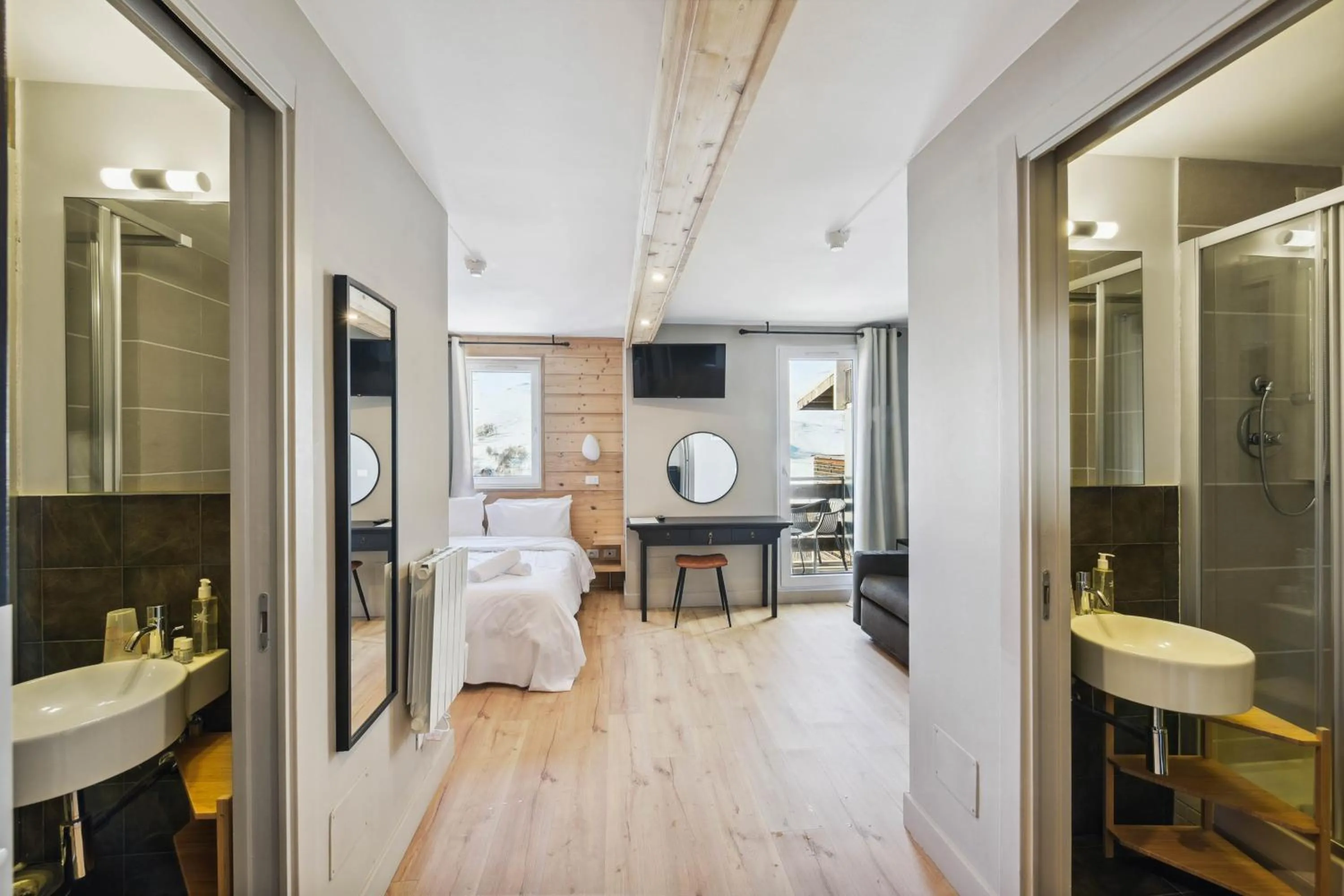 Shower in Hotel Turan & Spa