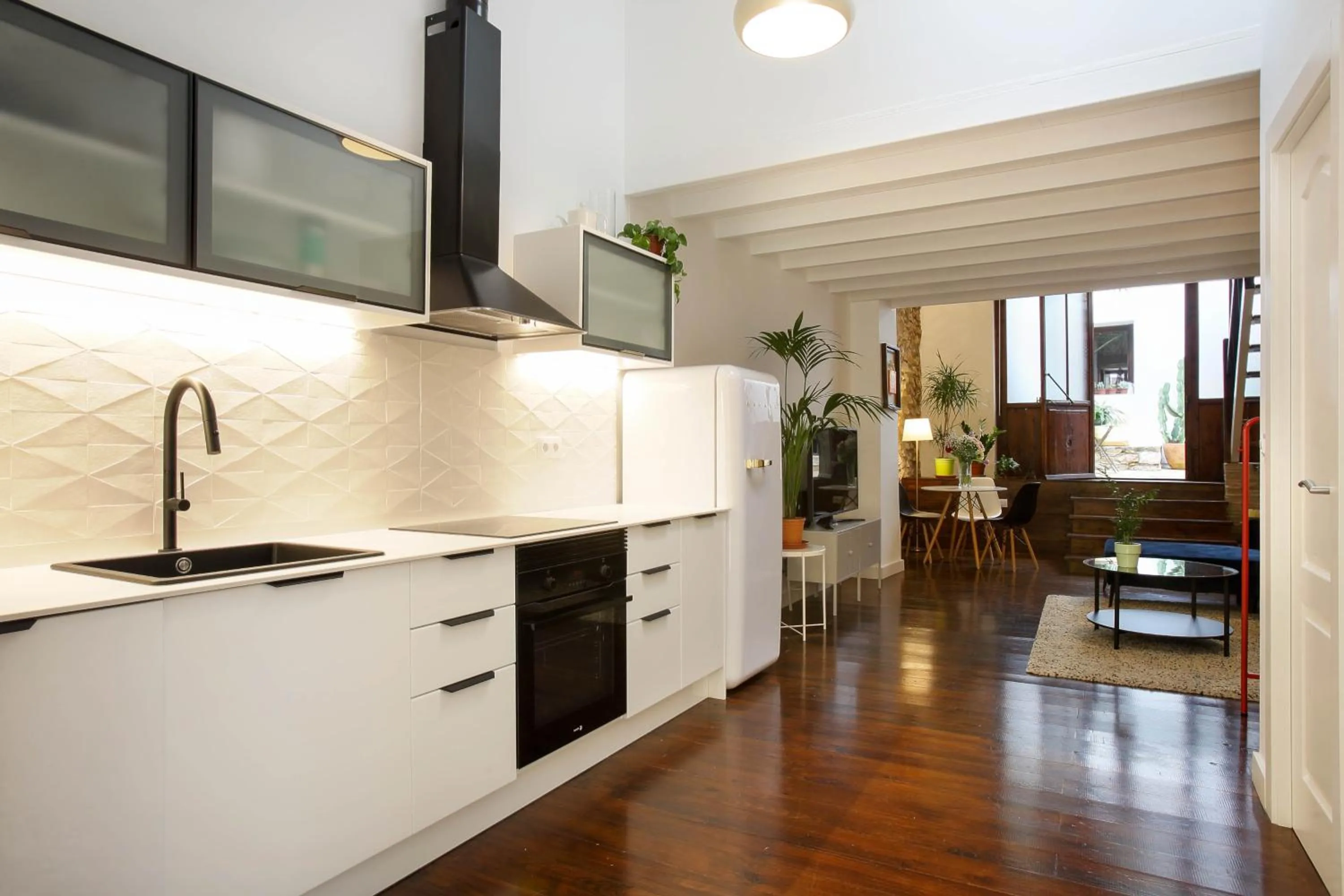 Kitchen or kitchenette in Art Boutique Hotel Chamarel