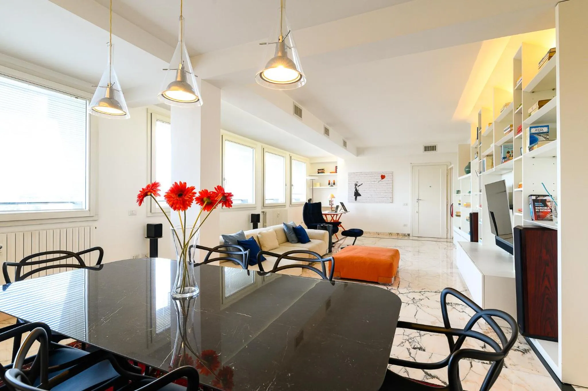 Dining area in Peaceful Penthouse with Garage by NDP rent