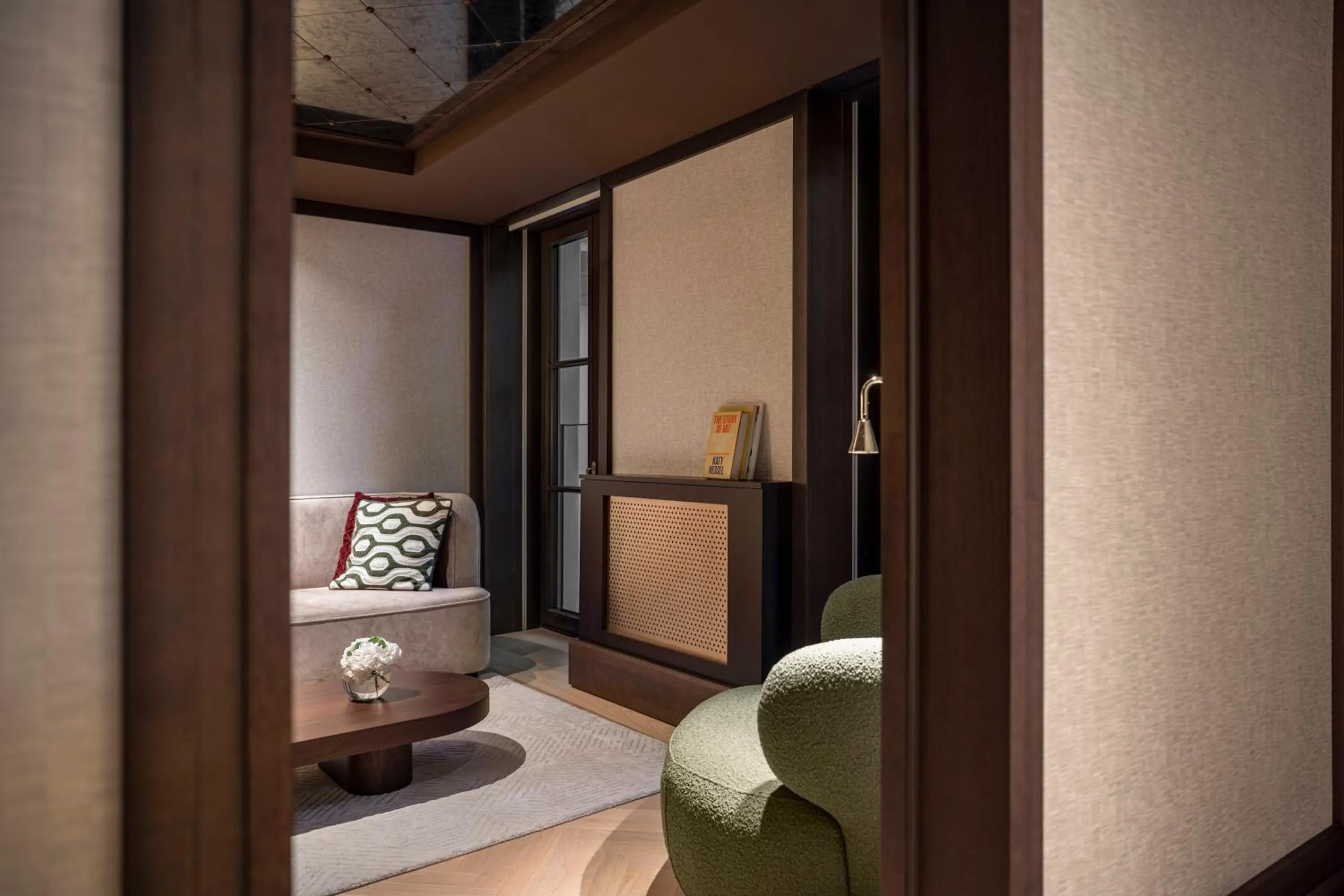 Living room, Bed in Almanac Palais Vienna