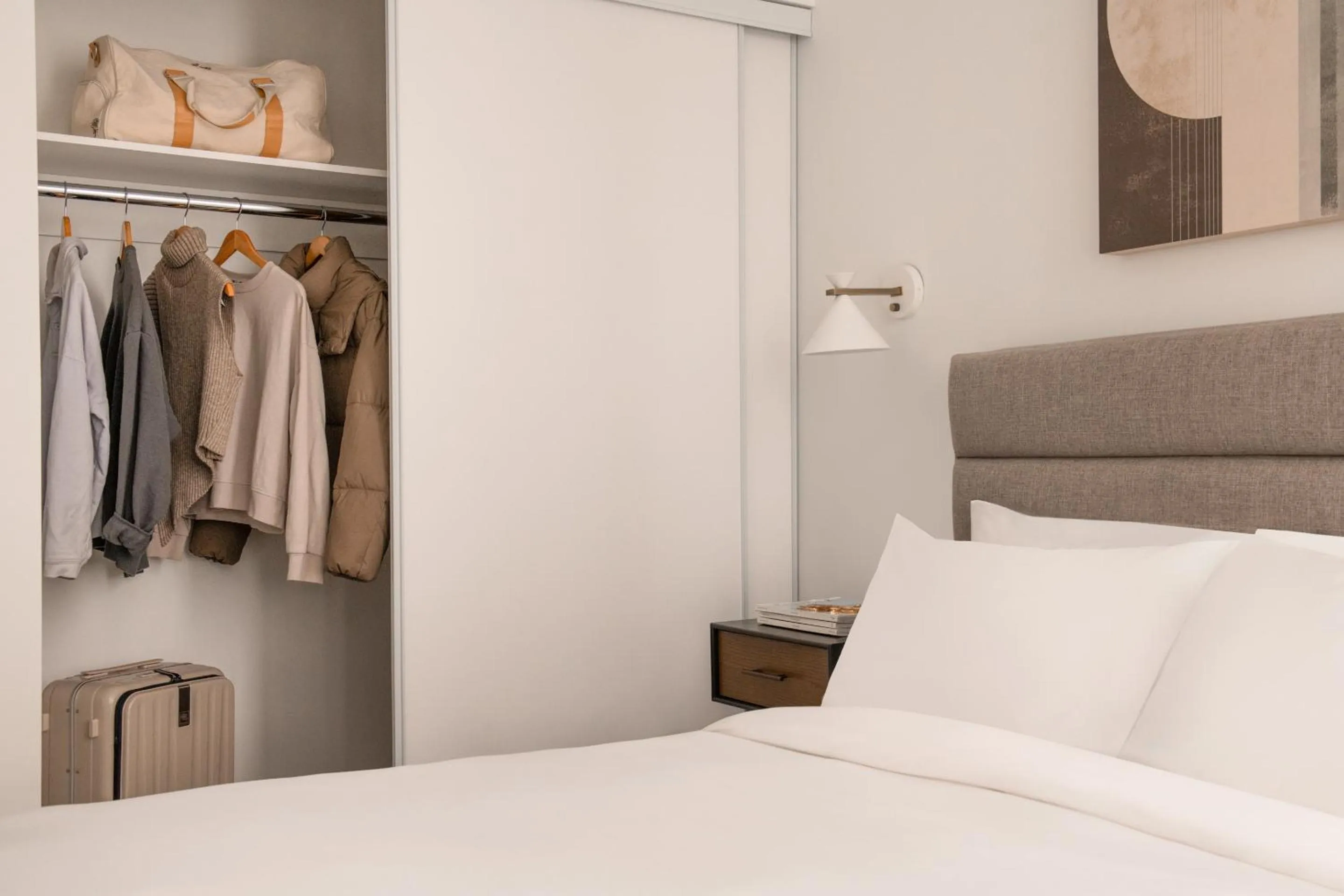 Living room, Bed in Sonder Rideau