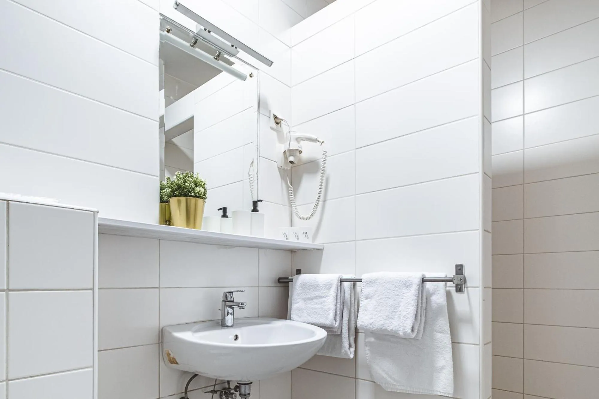 Shower in National Plus