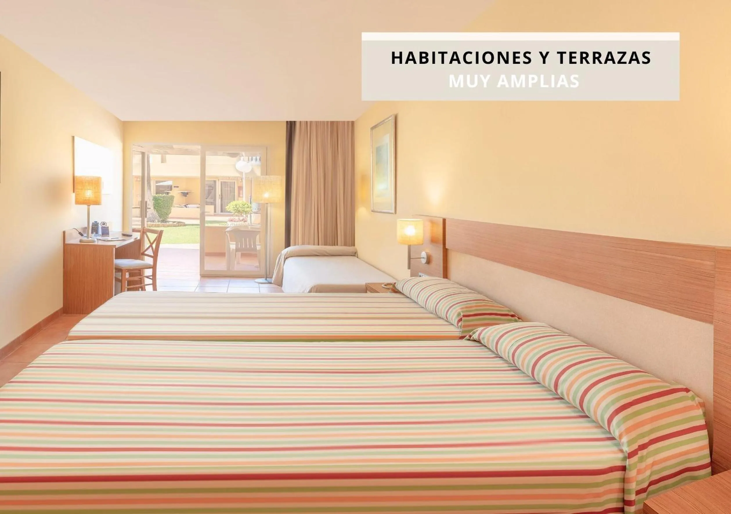 Bedroom, Bed in Hotel RH Casablanca Suites