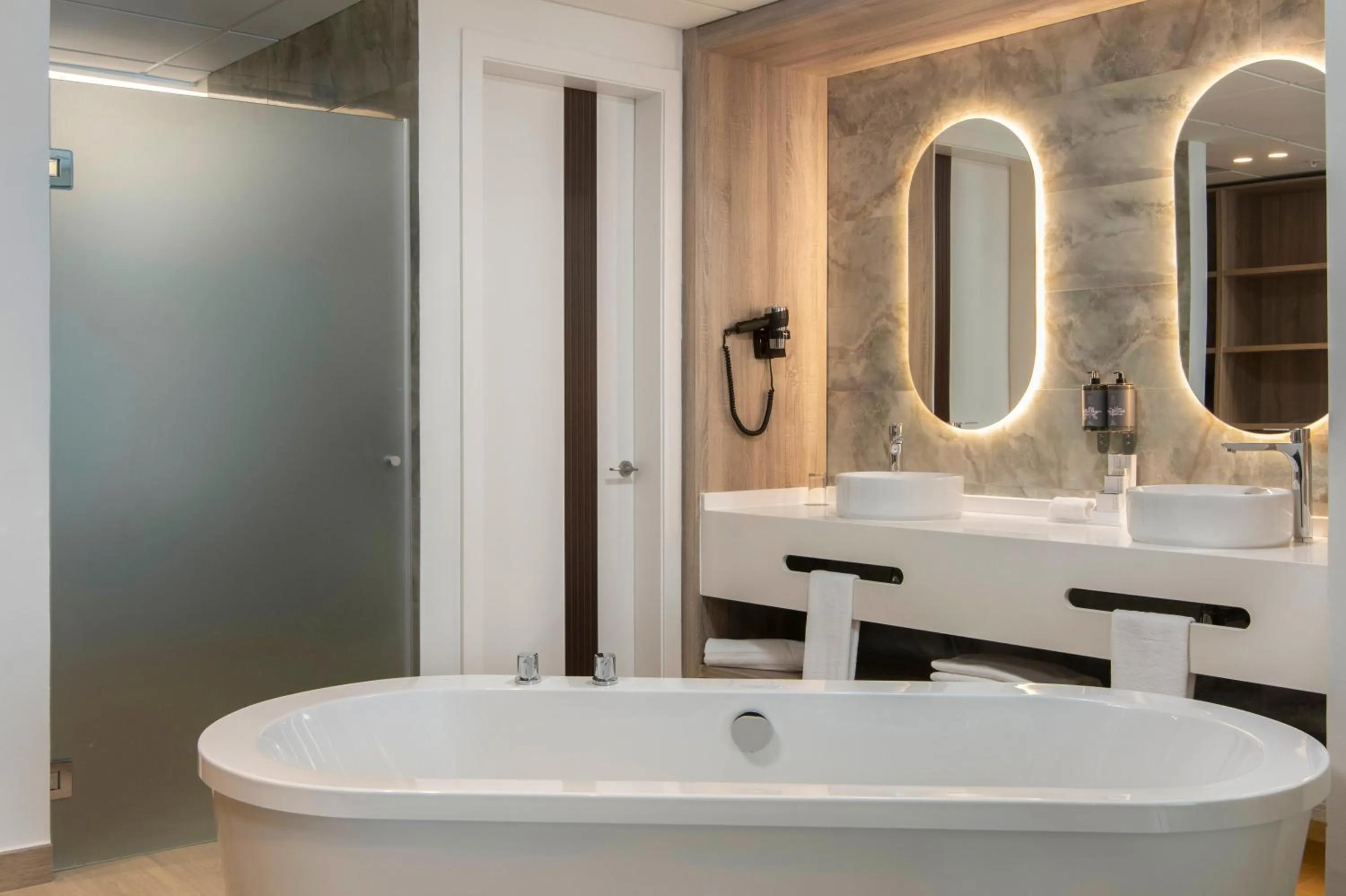 Shower in Serenade All Suites - Adults Only Resort