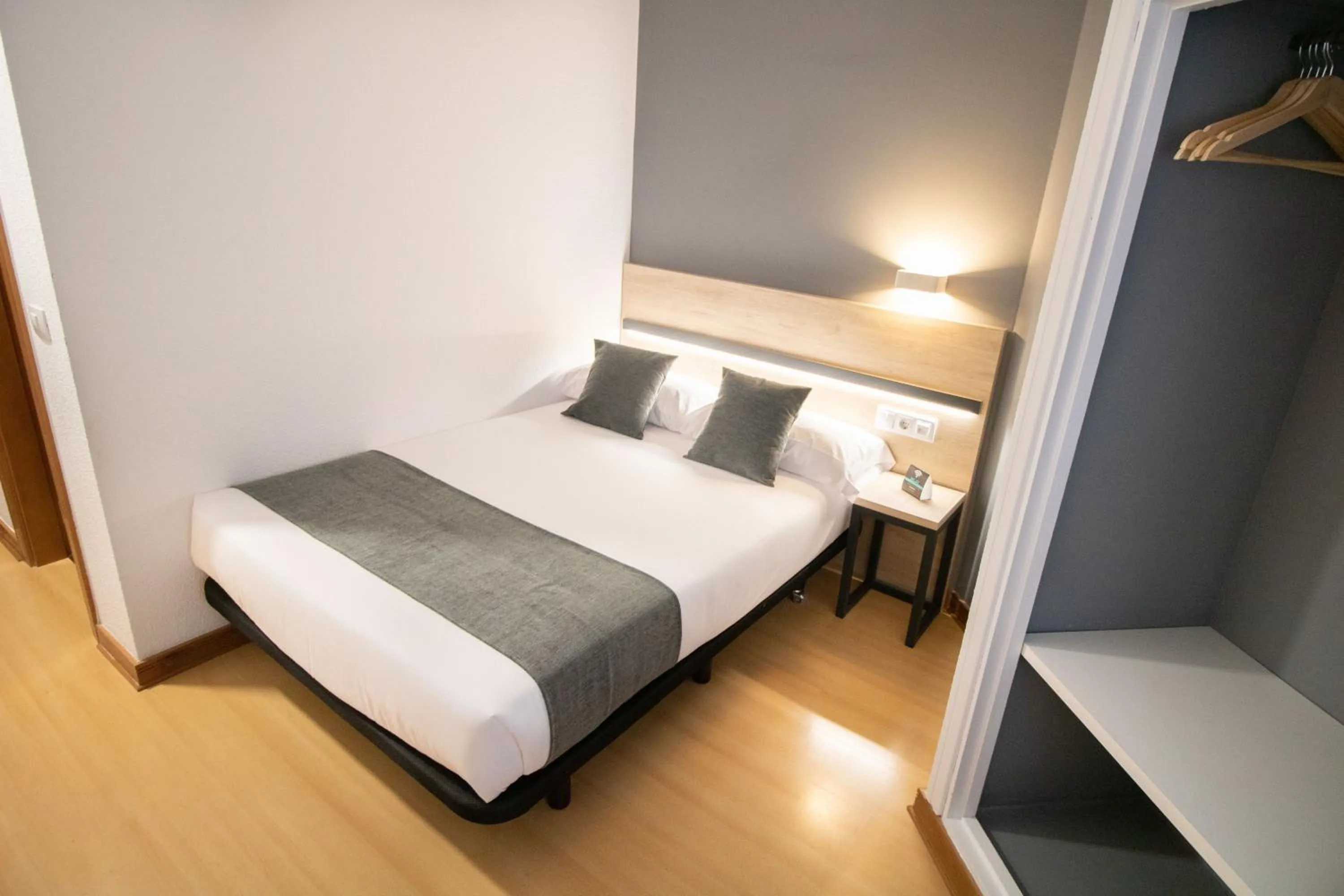 Photo of the whole room, Bed in Alda Puerto Seco