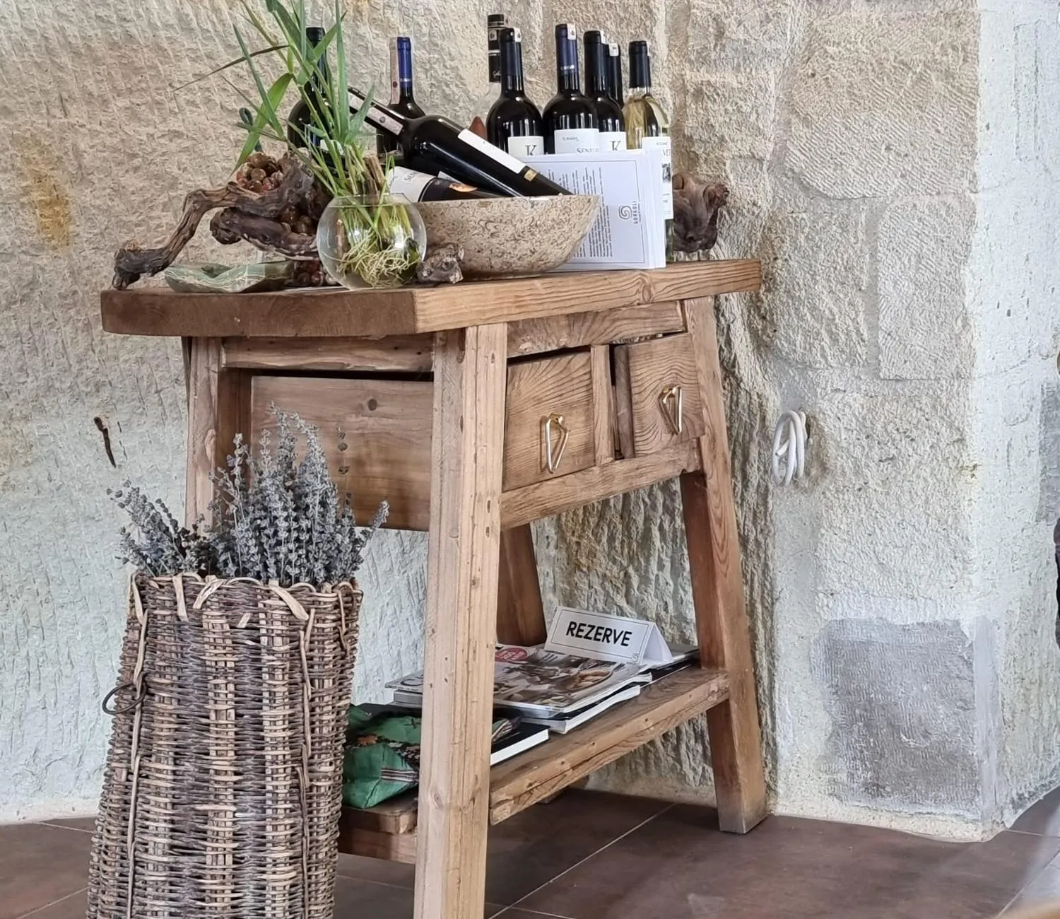 Restaurant/places to eat in Sinasos Evleri