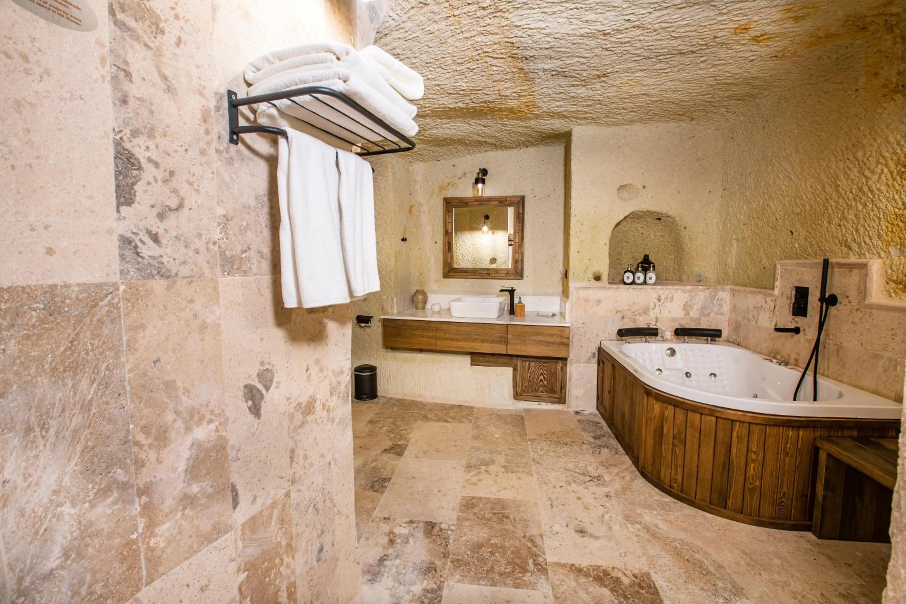 Bathroom in Sinasos Evleri