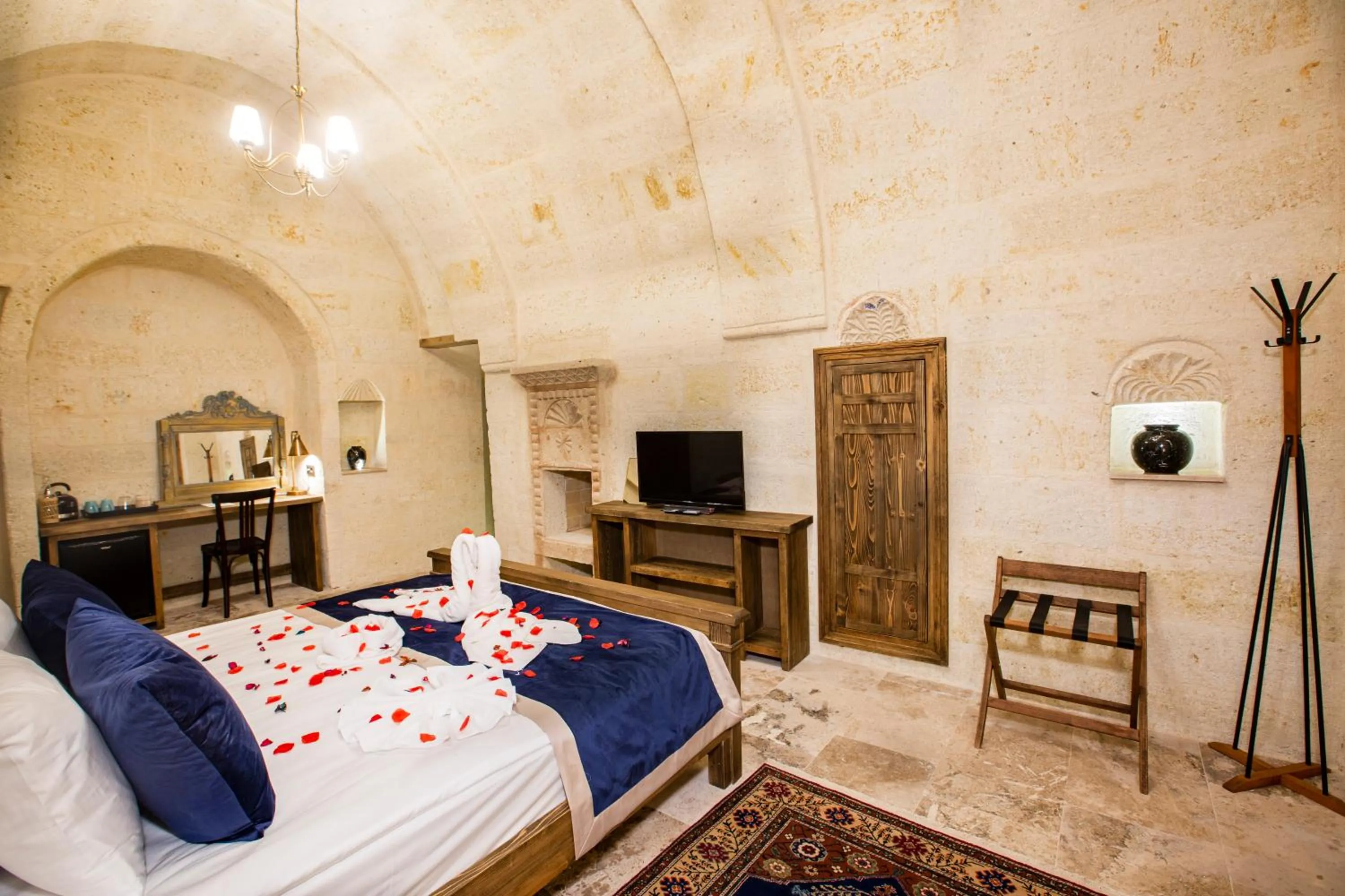 Bed in Sinasos Evleri