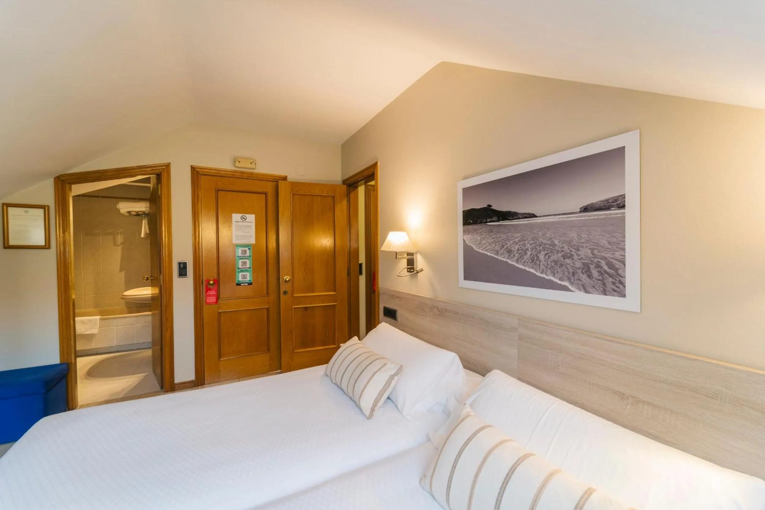 Bedroom, Bed in Miracielos