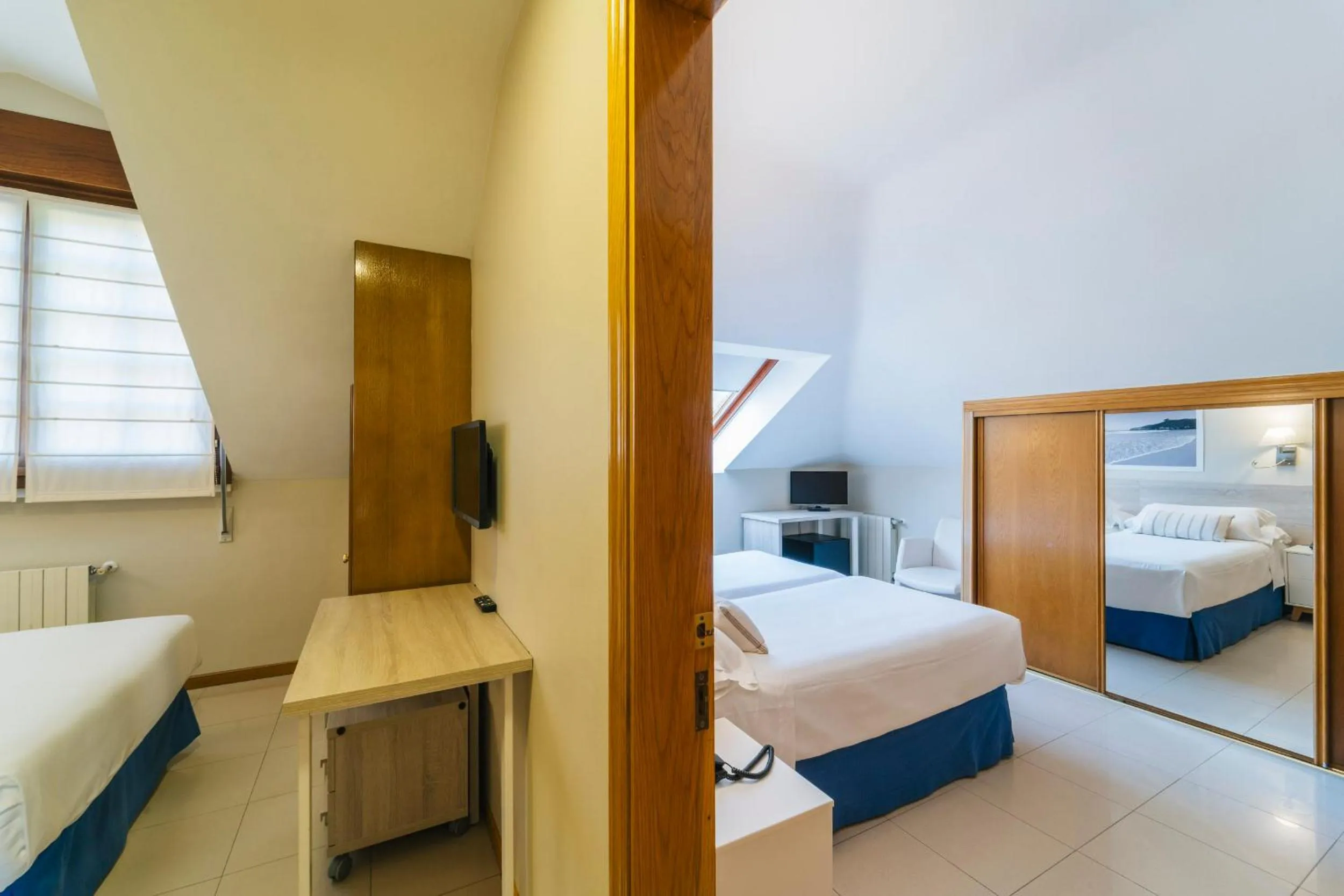 Bedroom, Bed in Miracielos