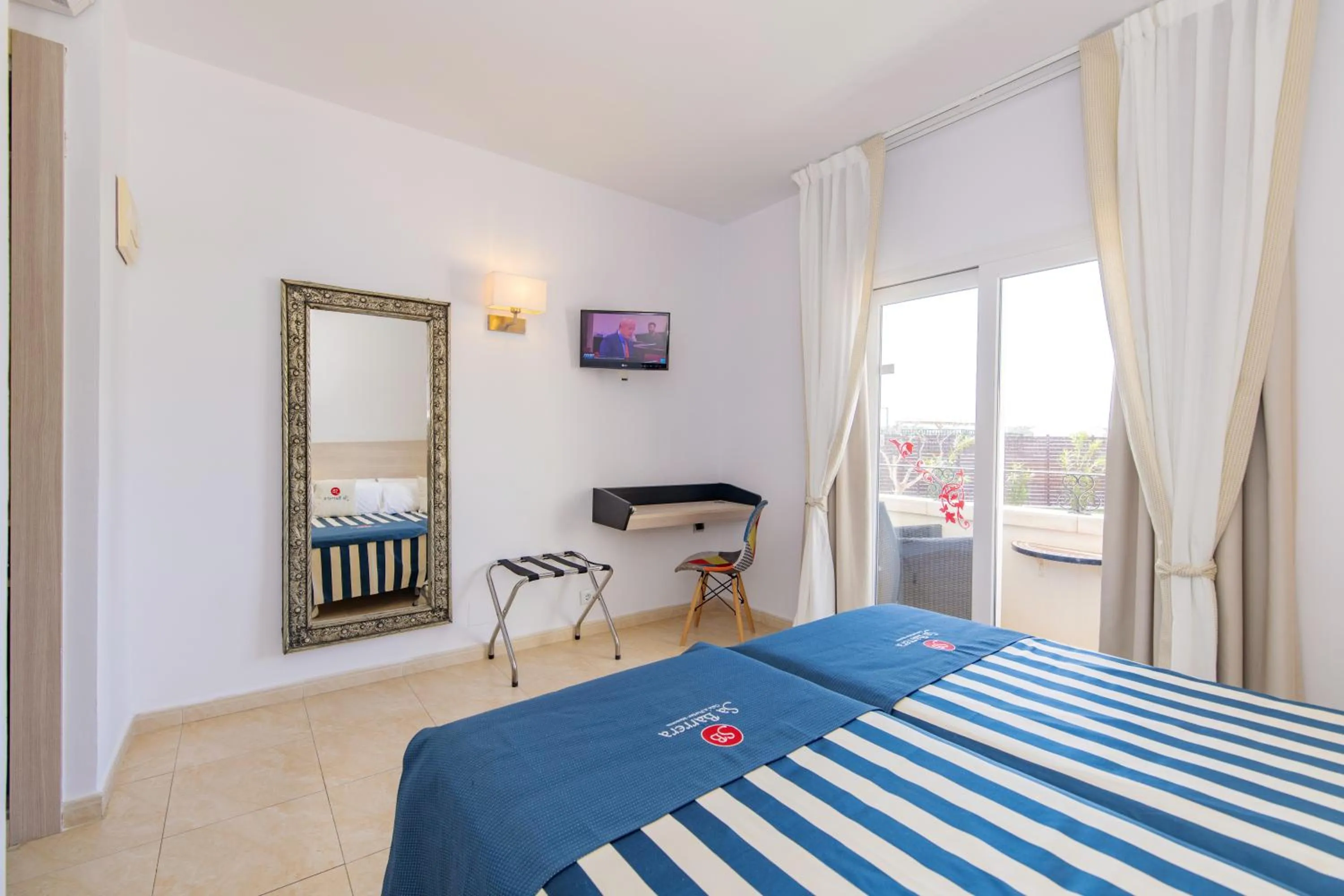 Bed in Hotel Sa Barrera - Adults Only