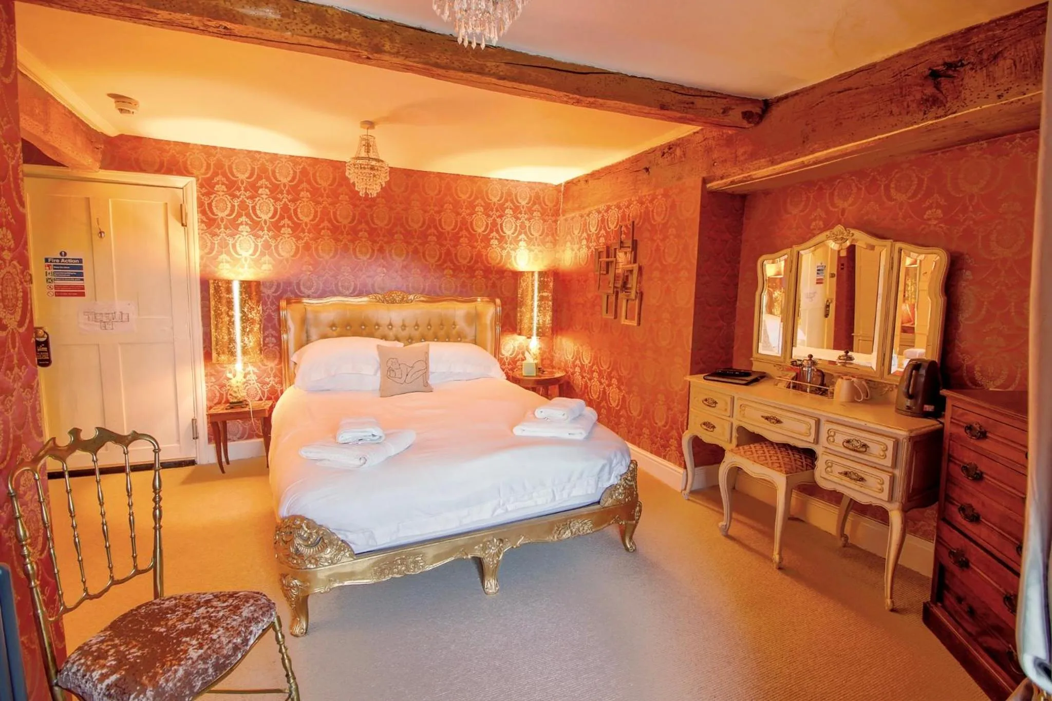 Photo of the whole room, Bed in Plas Dolguog