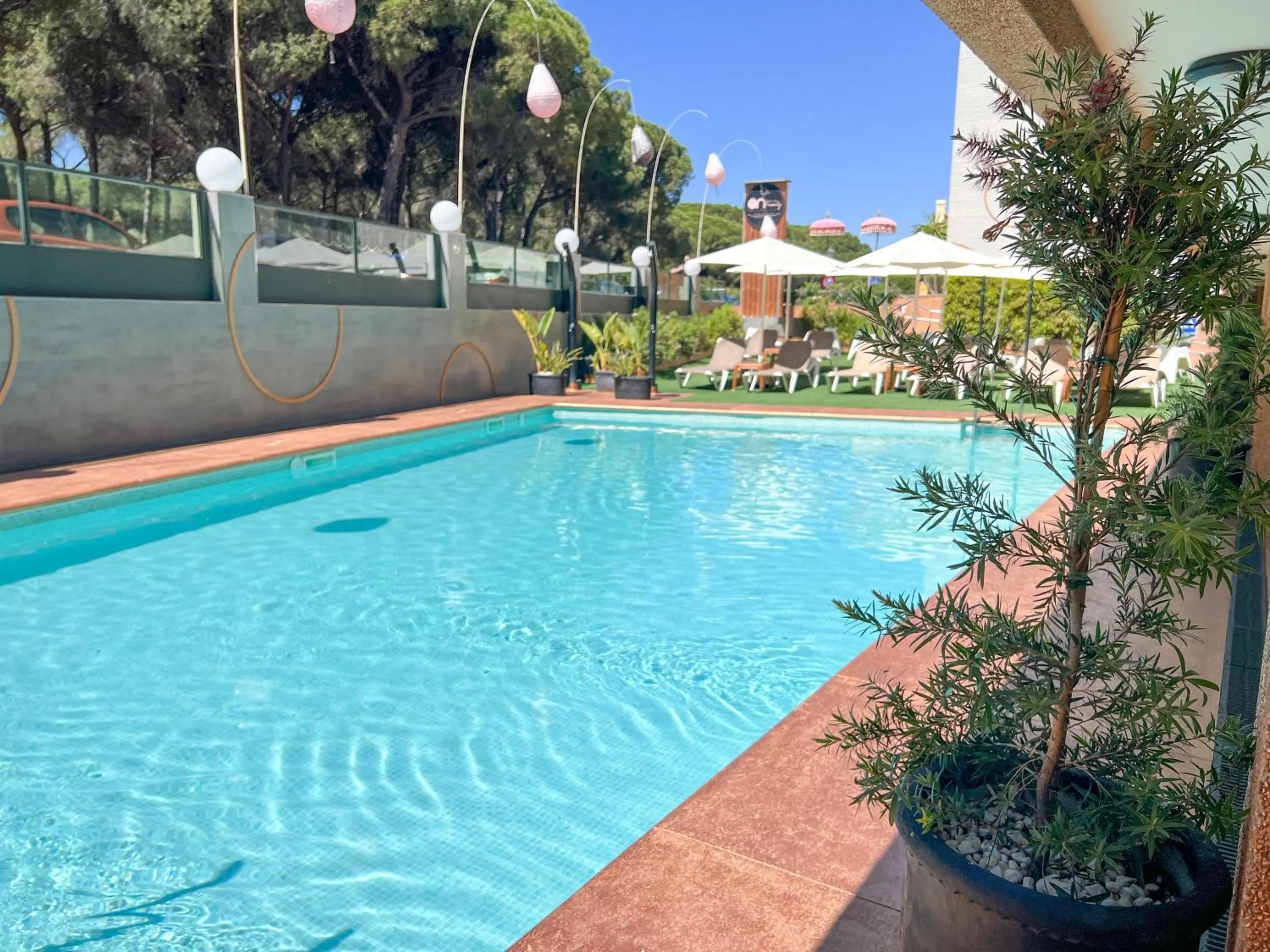 Swimming pool in ON Family Islantilla