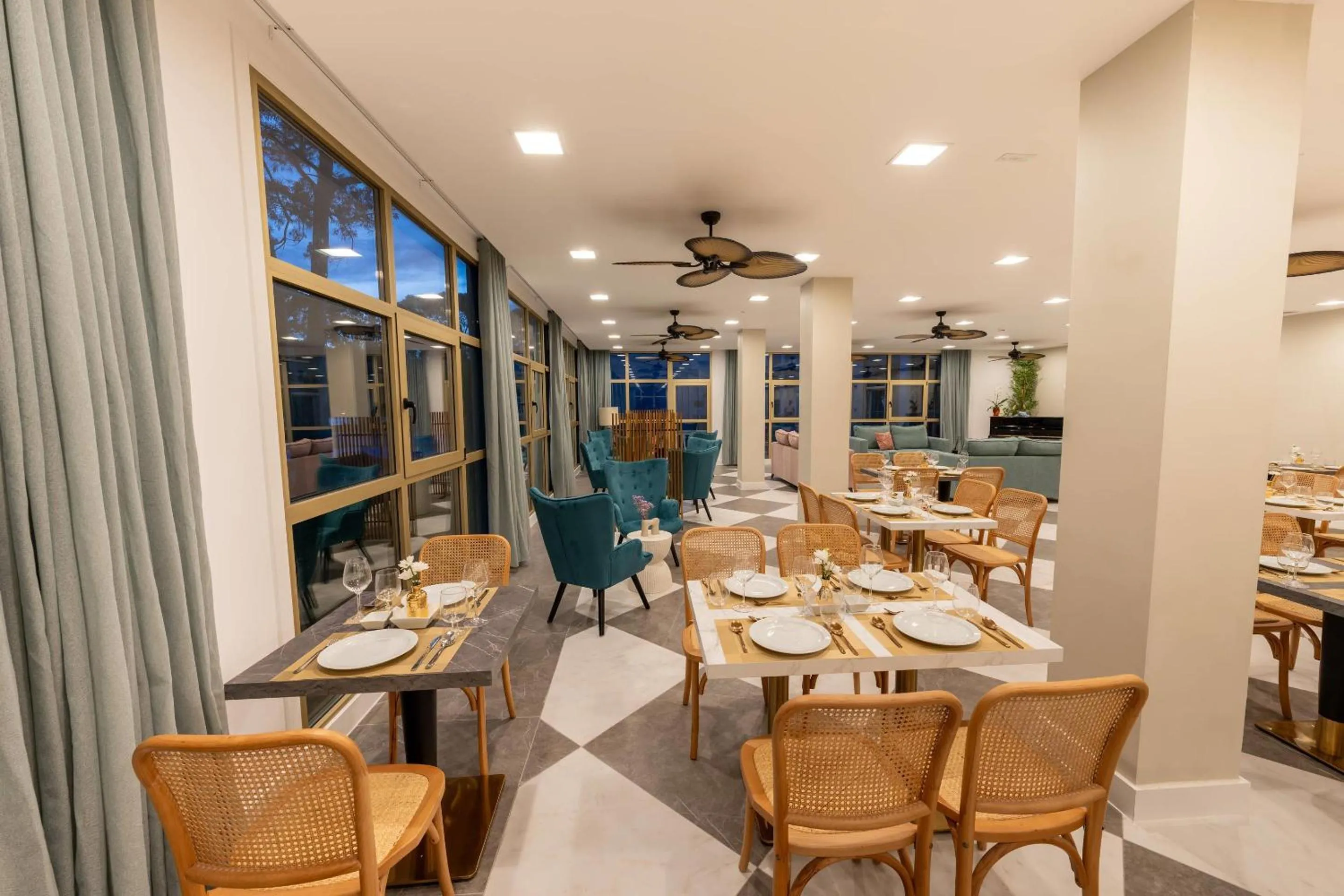 Restaurant/places to eat in Hotel Faranda Rias Altas, Ascend Hotel Collection