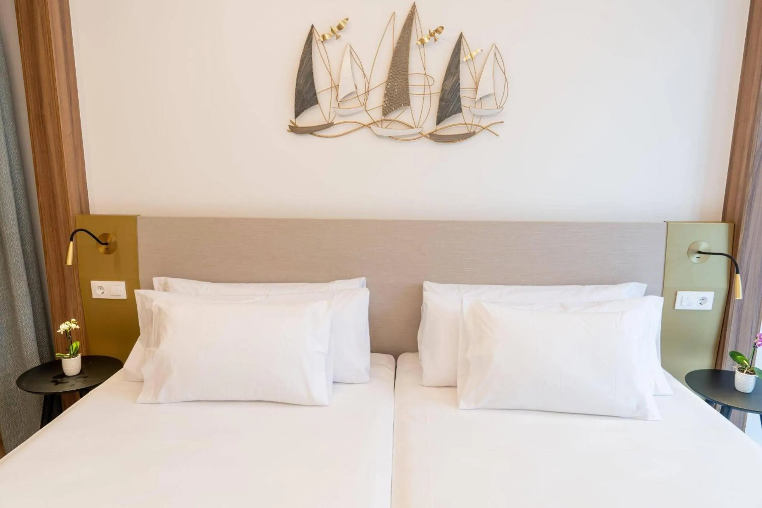 Bedroom, Bed in Hotel Faranda Rias Altas, Ascend Hotel Collection