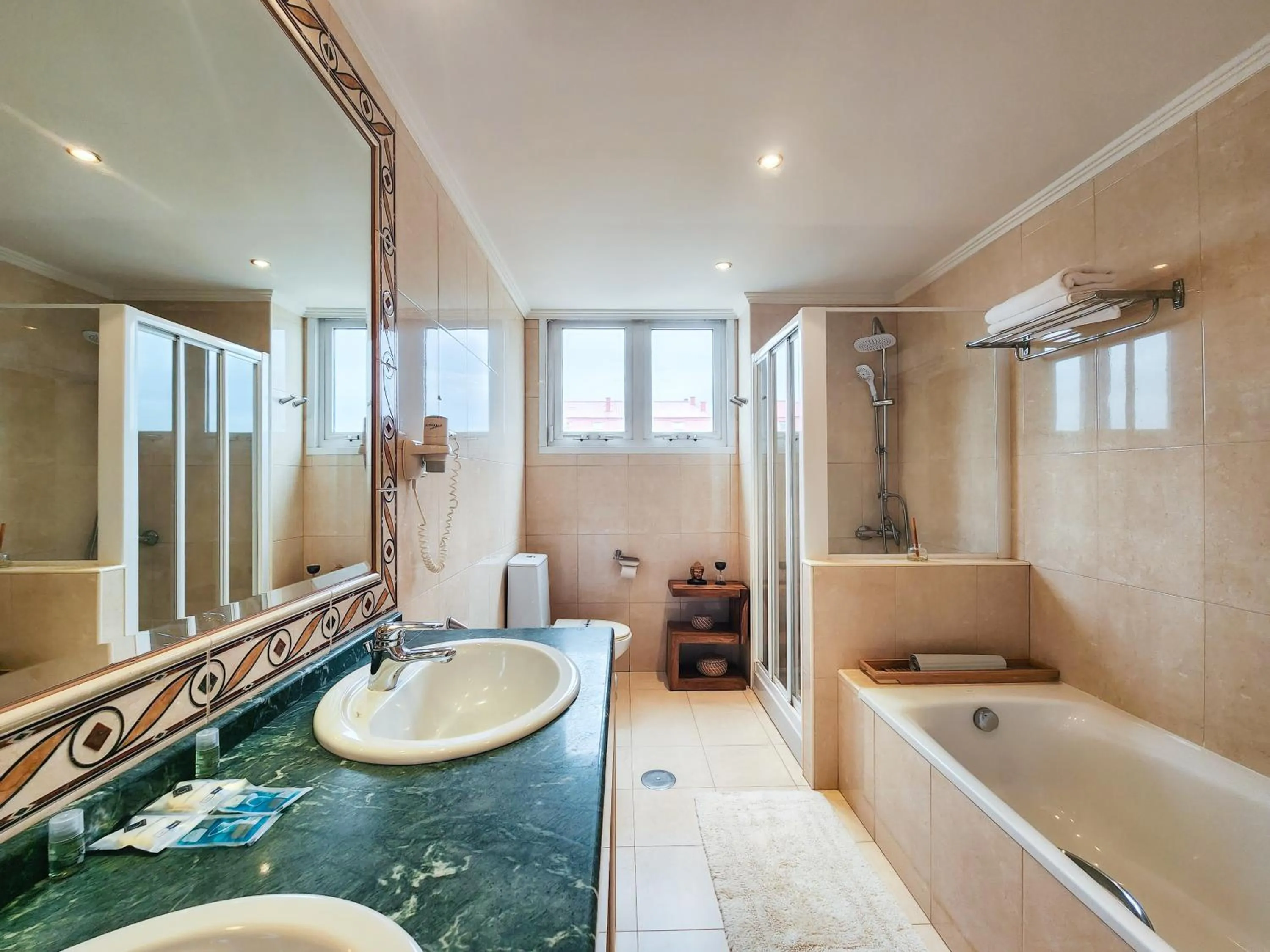 Shower in Hotel Faranda Rias Altas, Ascend Hotel Collection