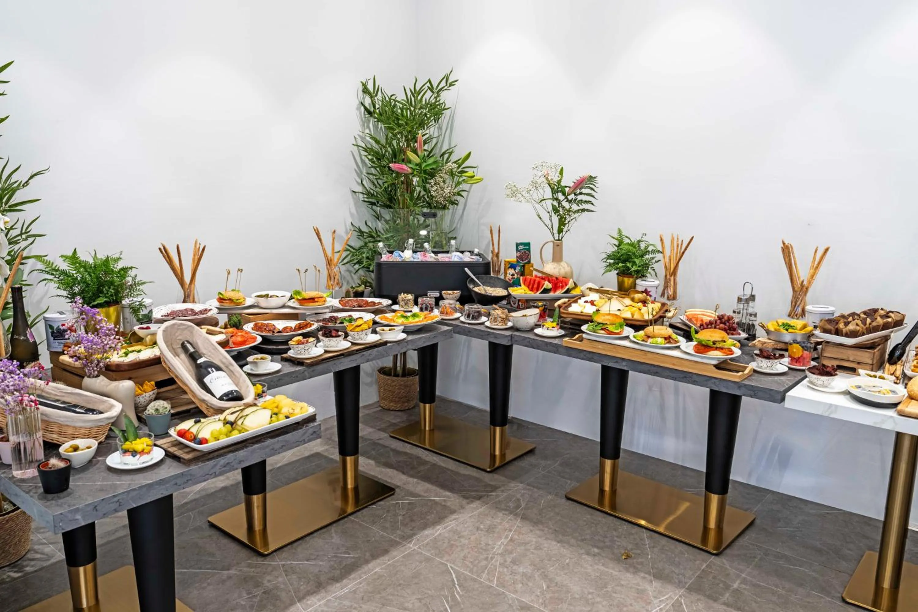 Buffet breakfast in Hotel Faranda Rias Altas, Ascend Hotel Collection