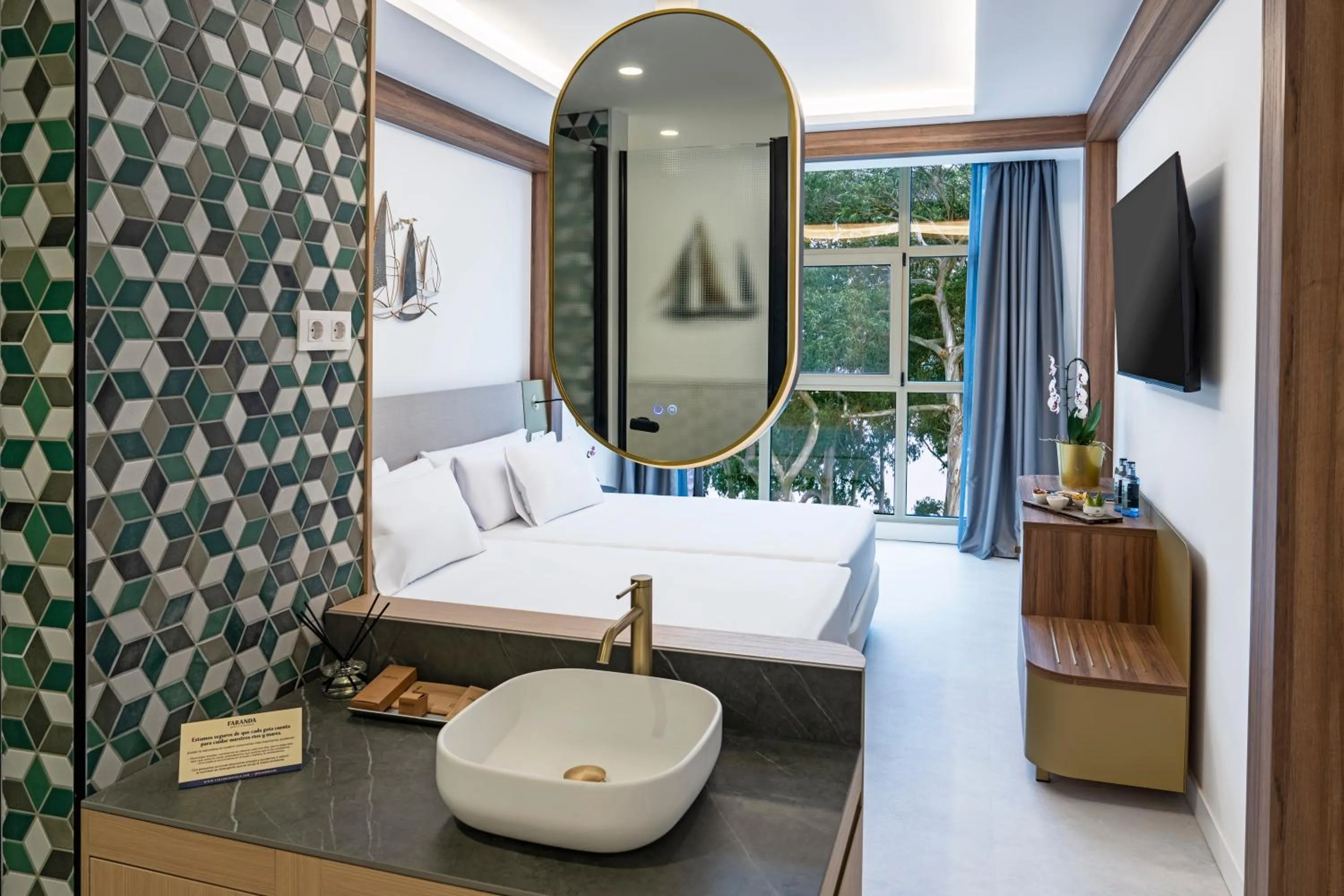 Bed in Hotel Faranda Rias Altas, Ascend Hotel Collection