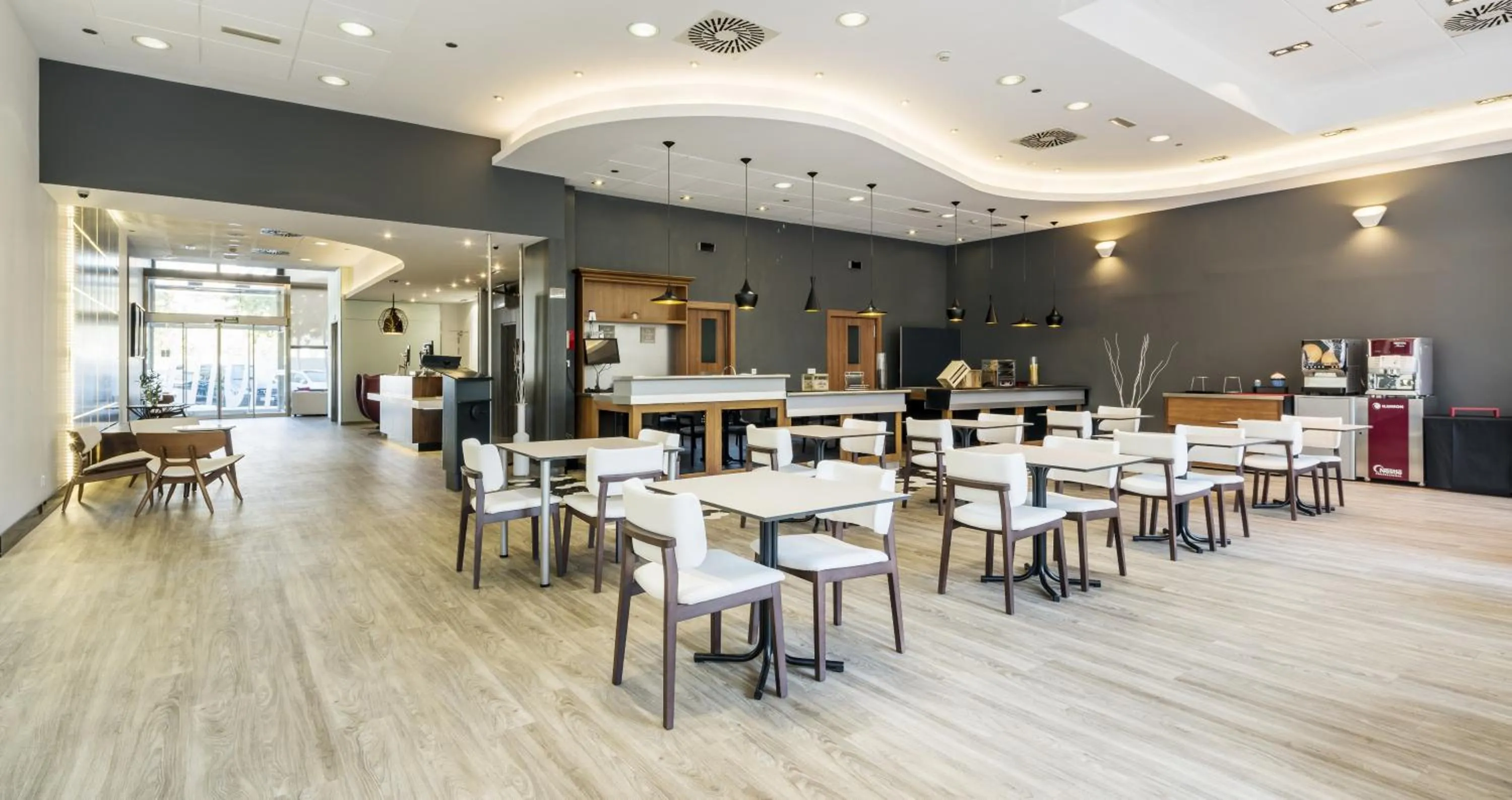 Restaurant/places to eat in Ilunion Valencia 3