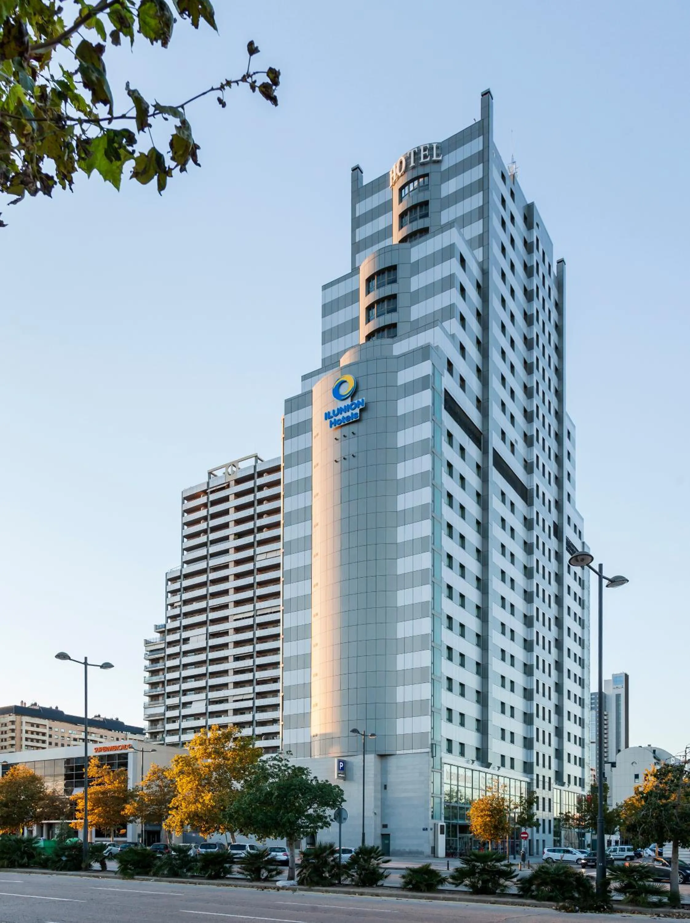 Facade/entrance in Ilunion Valencia 3