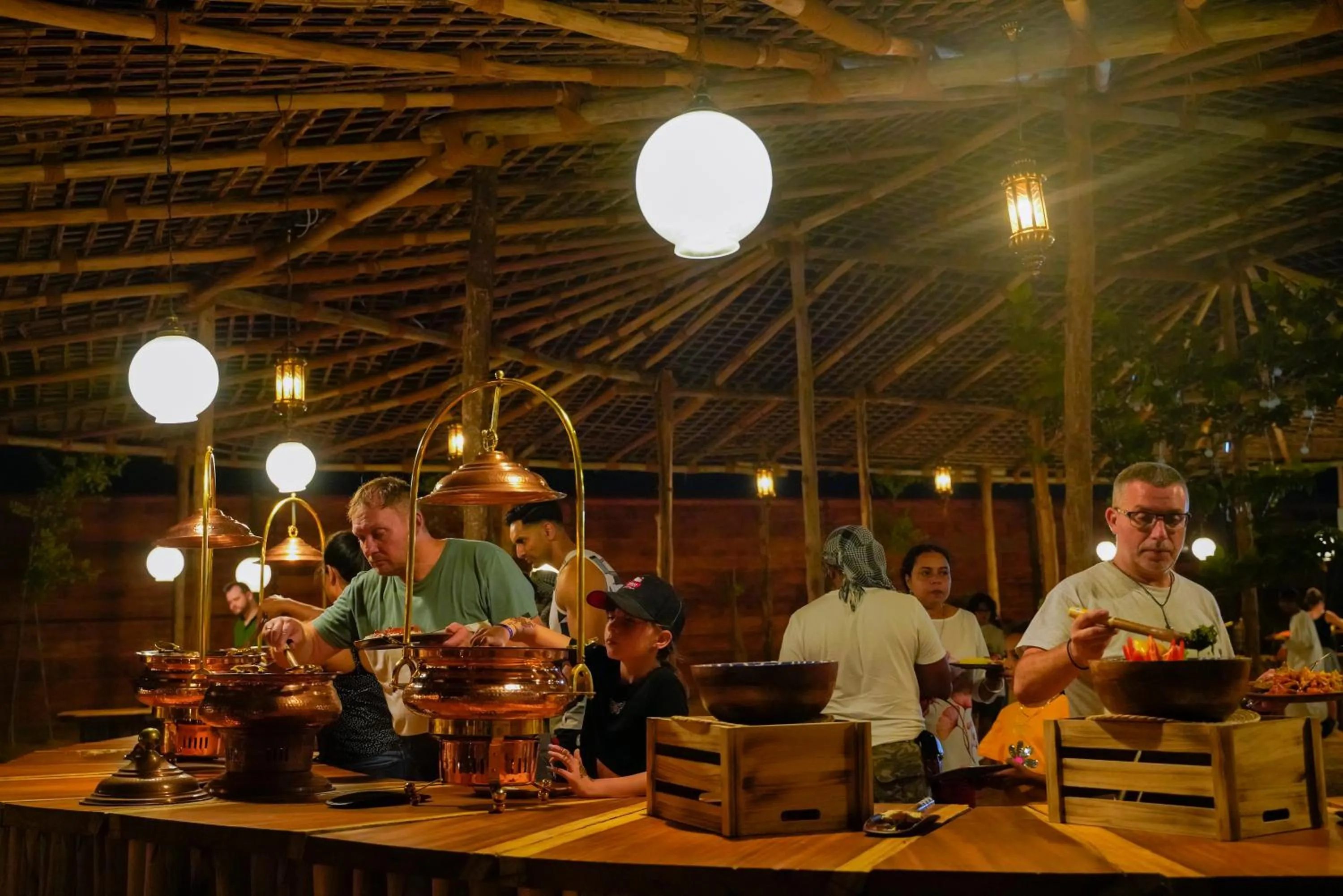 Restaurant/places to eat in Al Khayma Camp "Elite Glamping & Dining in Experience"