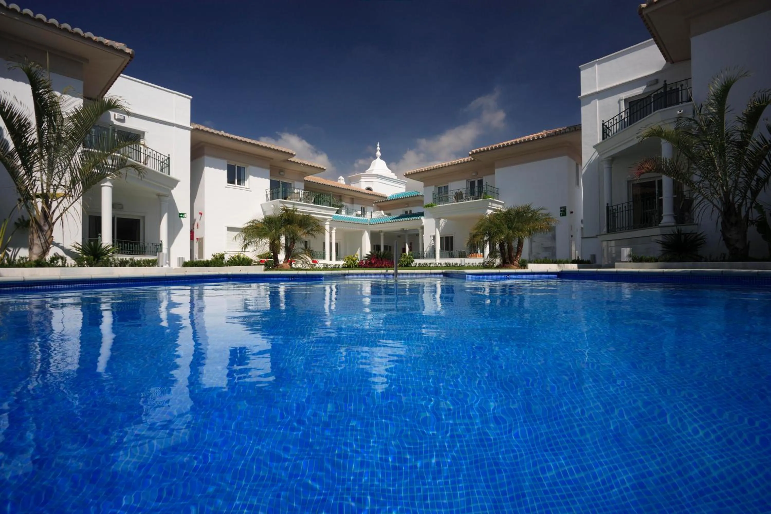 Swimming pool in Apartamentos Marina Turquesa