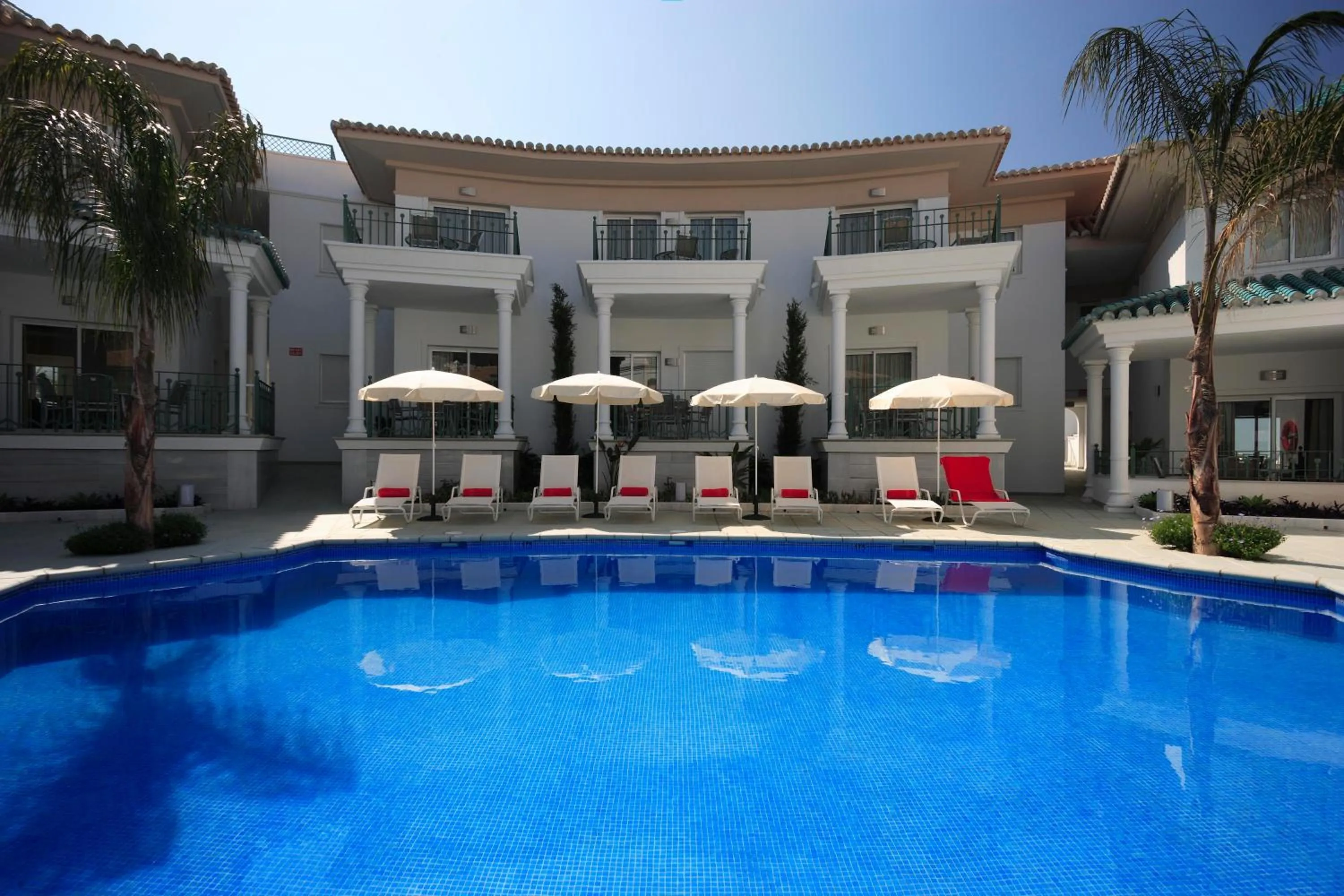 Swimming pool in Apartamentos Marina Turquesa