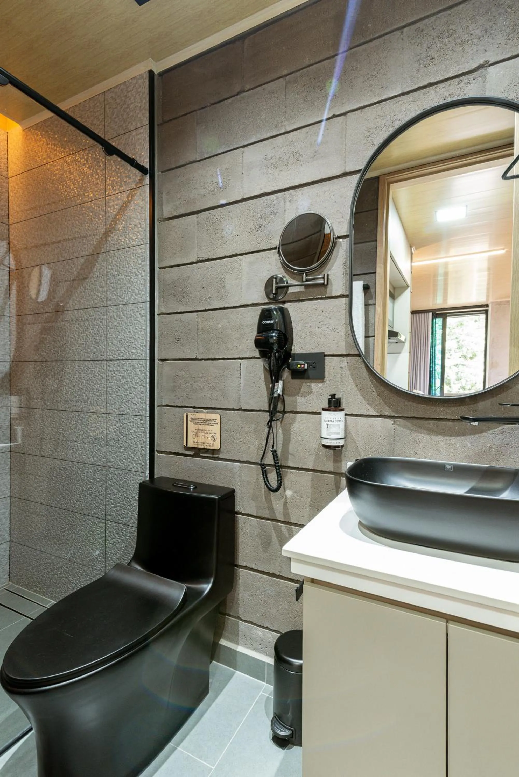 Shower in Hotel Living by Armoniko