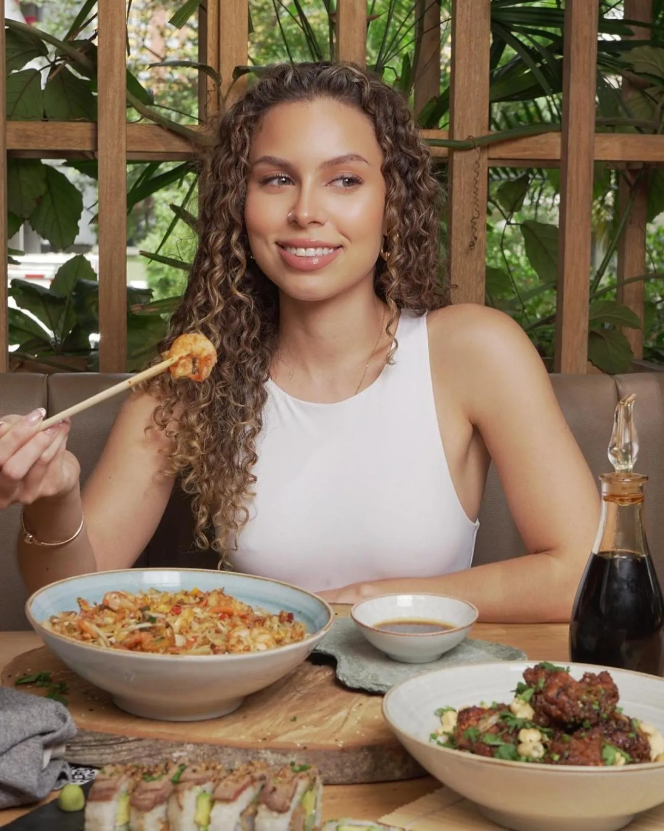 Restaurant/places to eat in Hotel Living by Armoniko