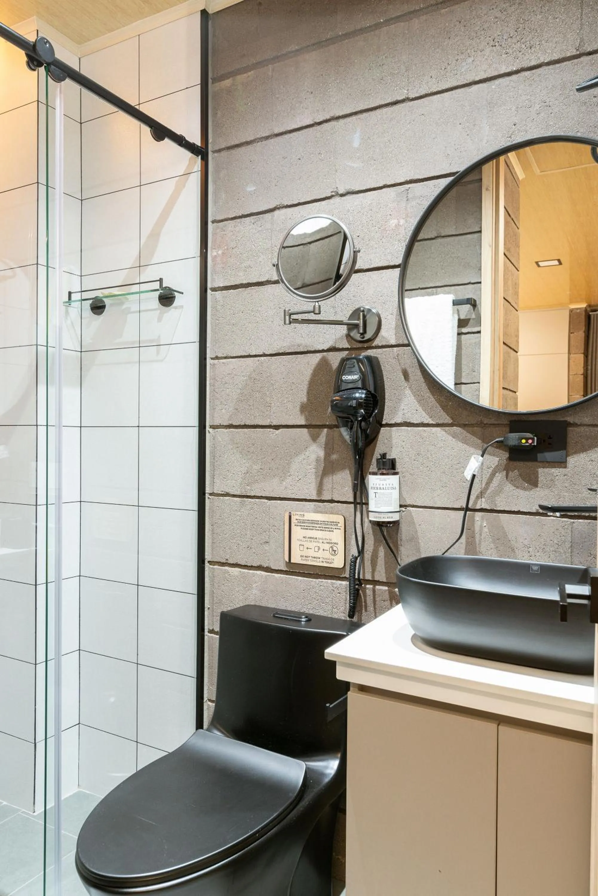 Shower in Hotel Living by Armoniko