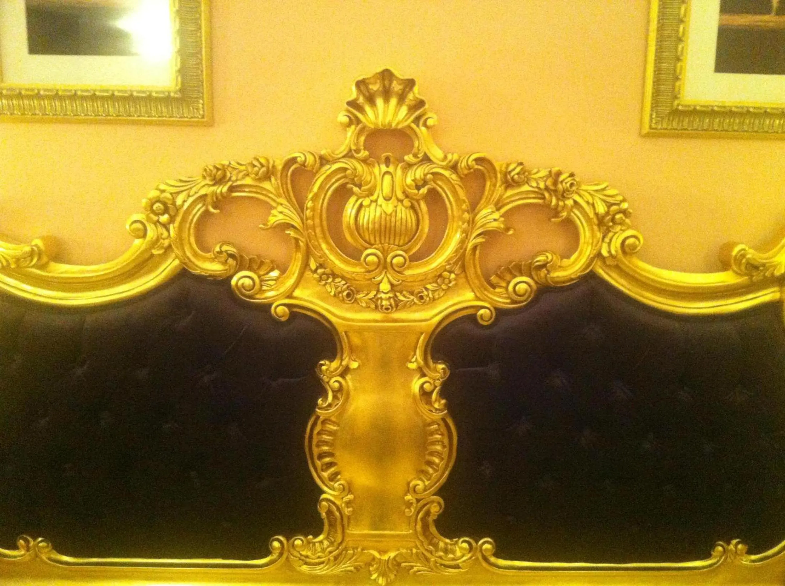 Decorative detail in Adriano Boutique Sevilla