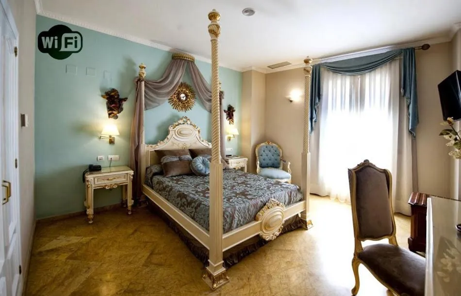 Photo of the whole room, Bed in Adriano Boutique Sevilla